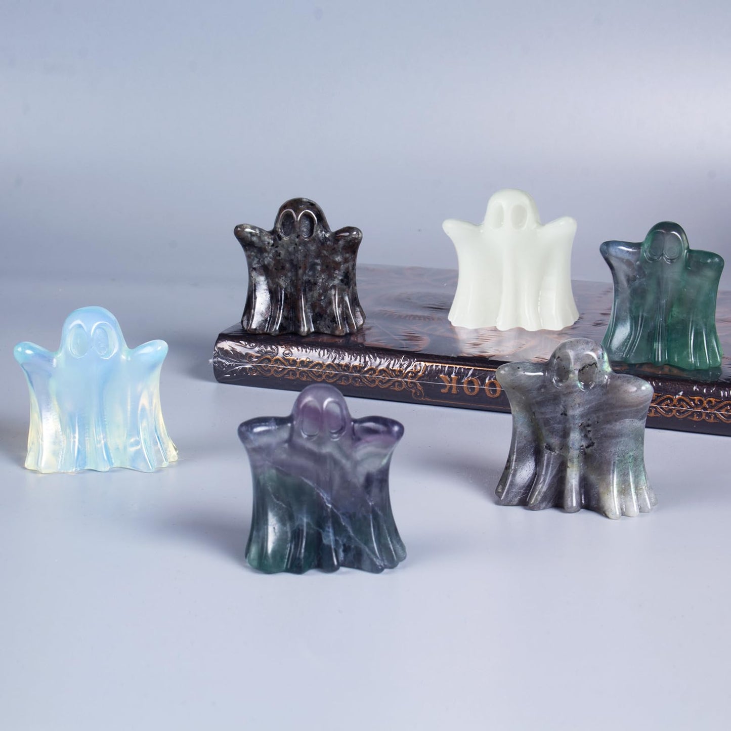 QLRSUXN Flame Stone Crystal Ghost, 1.8in Ghost Decor, Cute Natural Crystal Ghost Statue, Halloween Crystals Figurines Hand-Carved, Spooky and Decoration for Home Office Mantel Decor