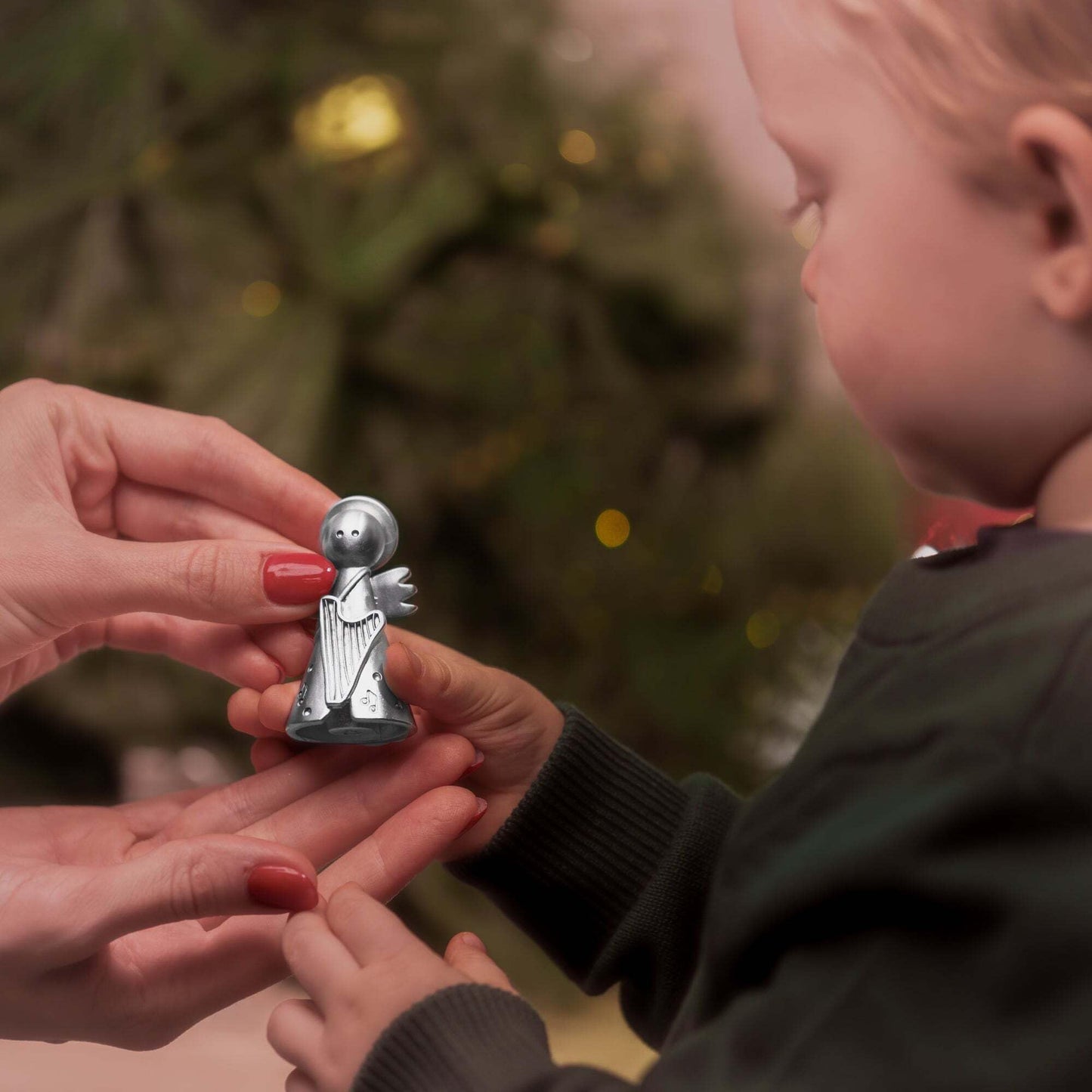 LISA LEONARD DESIGNS Pewter Angel with Harp Nativity Figurine Handmade Festive Miniature Ornaments Holiday Home Décor Christian Collectible Decoration Spiritual Christmas Scene Display Accent