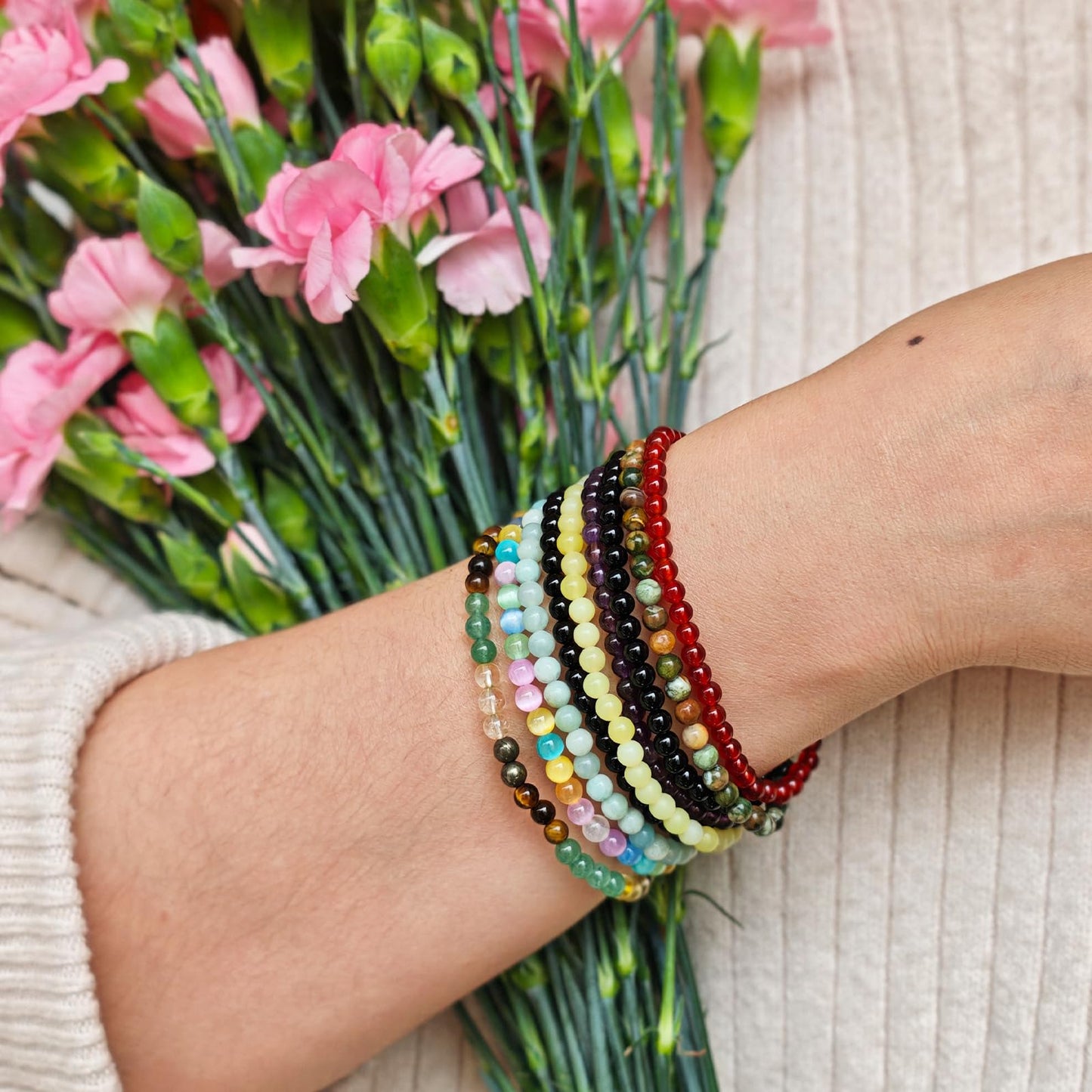 Handmade Natural Gemstone Elastic Bracelet - Healing Crystal Beads Jewelry, Unisex (Howlite, 8mm)