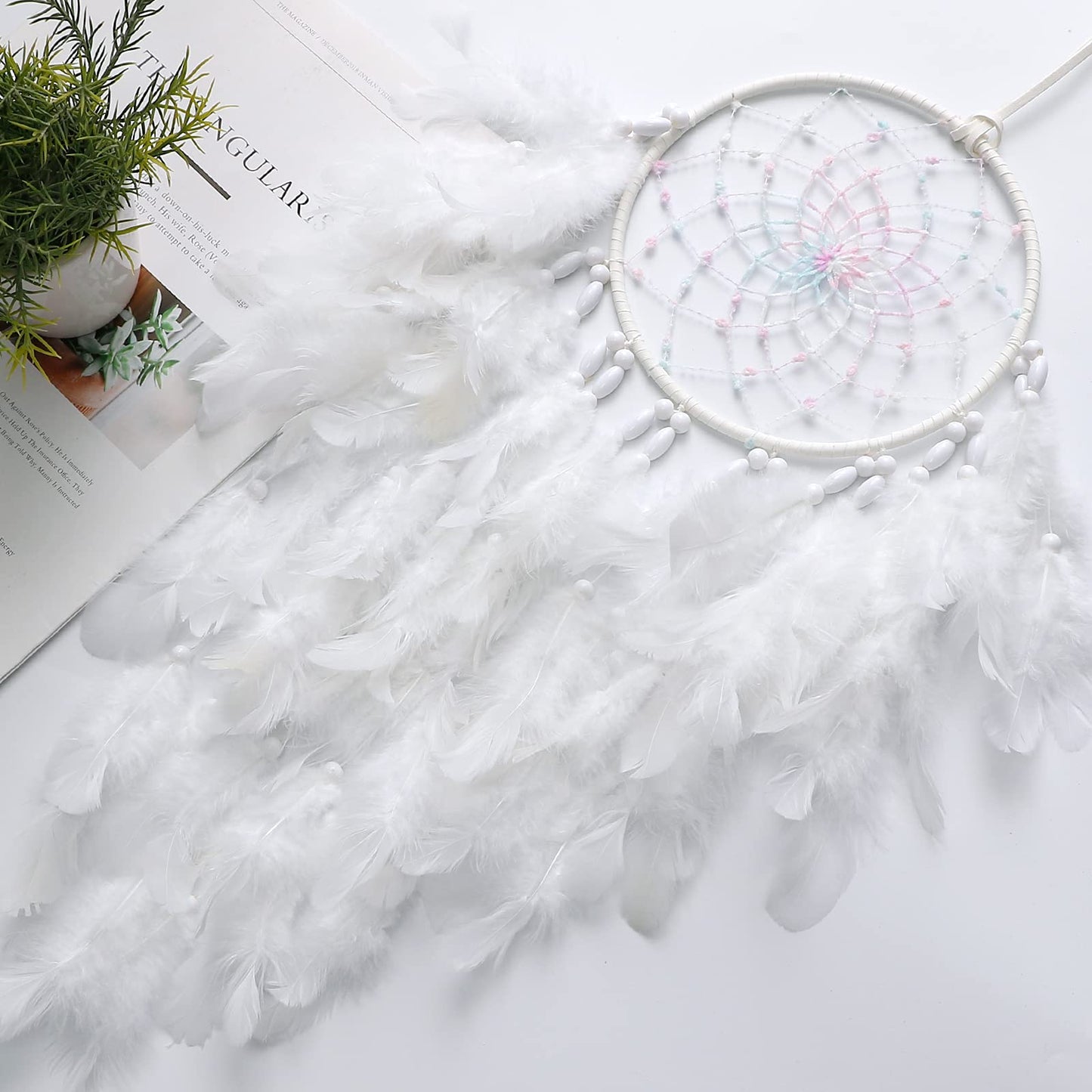 Dremisland White Feathers Dream Catcher Wall Hanging Elegant Wall Art Room Decoration for Windows Balcony Bedroom Wedding Party Gift for Girls and Kids (with Lights)