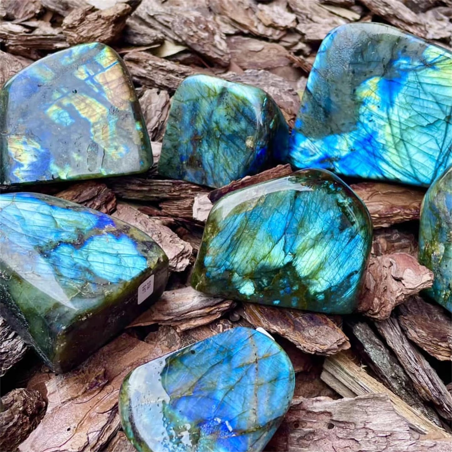 Natural Labradorite Crystal Stone – Natural Polished Healing Crystal for Chakra Balancing, Protection & Spiritual Energy, Decorative Meditation Stone (0.1-0.5LB)