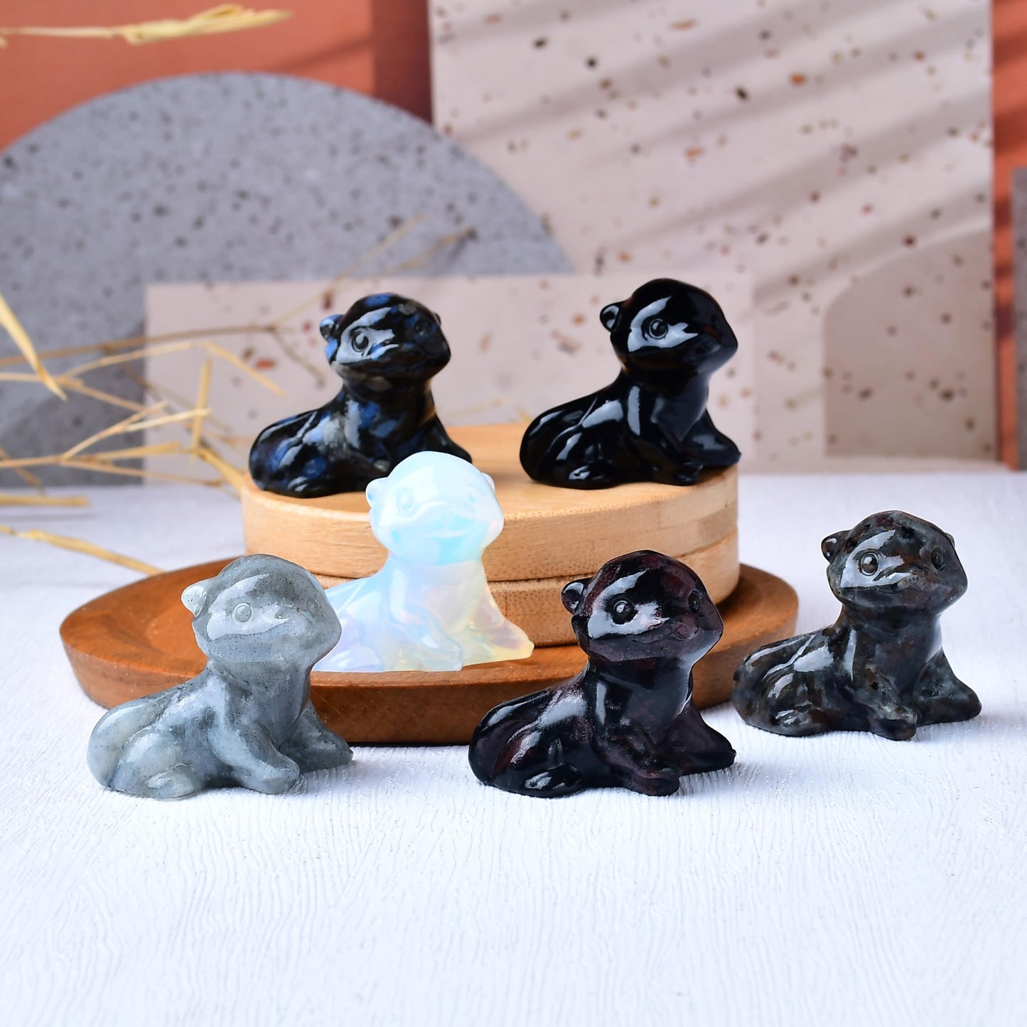 WUYOUSHI Flame Stone Otter Figurine - Hand Carved Healing Crystal Otter Statue, Lucky Gemstone Sculpture for Home Office Desk Decor, Spiritual Gift for Animal Lovers & Nature Enthusiasts