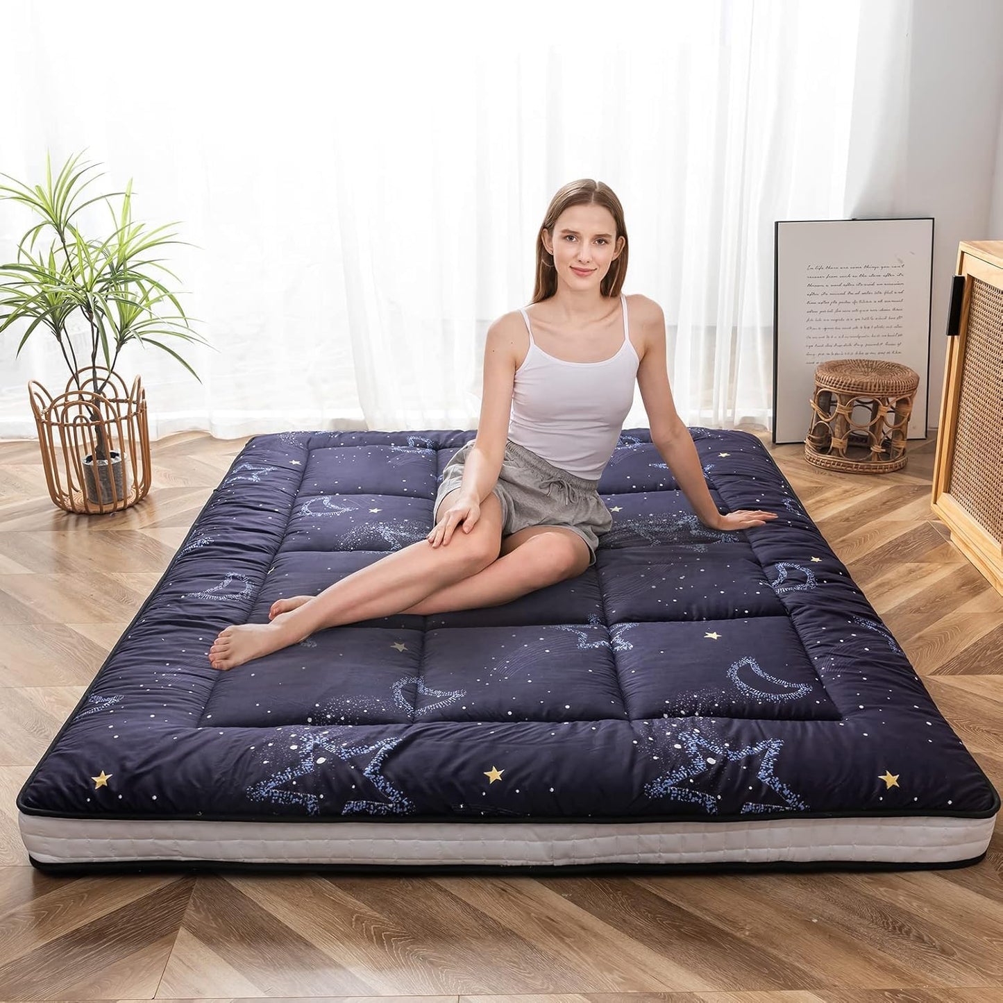 MAXYOYO Black Moon and Star Futon Mattress, Japanese Floor Mattress Quilted Mattress Topper, Extra Thick Folding Sleeping Pad Breathable Floor Lounger Guest Couch for Camping, King