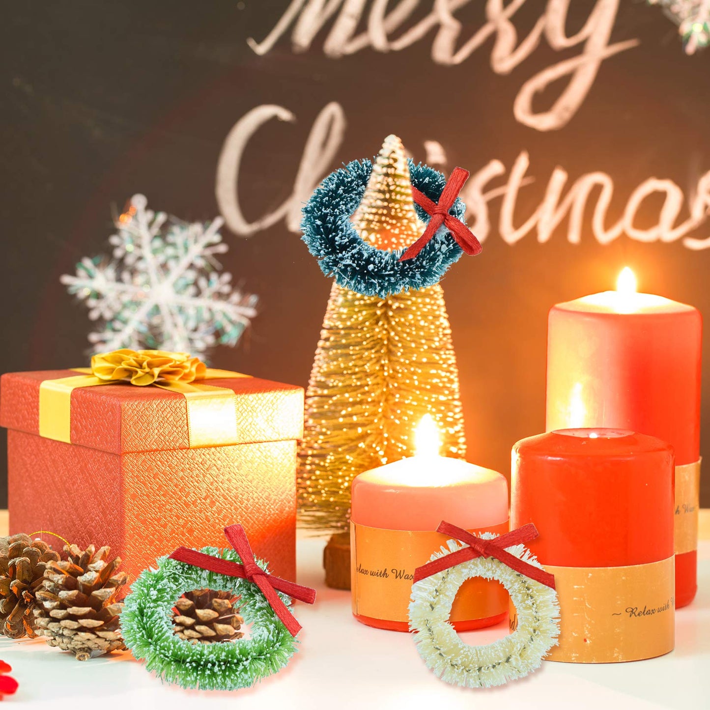 Topbuti 18 Pcs Mini Christmas Wreaths Decorations Artificial Miniature Frost Sisal Christmas Tree Wreaths for Dollhouse Embellishments, Xmas Tree Hanging, Card Model Making, Arts and Crafts Décor