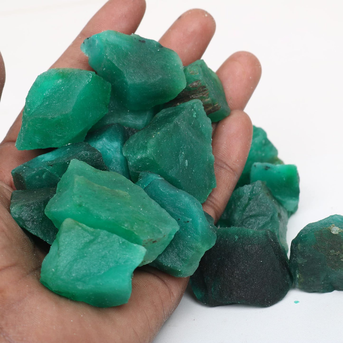 REAL-GEMS Natural Raw Healing Crystals Rough Stones for Tumbling, Cabbing, Polishing, Wire Wrapping, Wicca & Reiki Crystal Healing, Mix Gemstones,7 Chakra (Green Emerald)