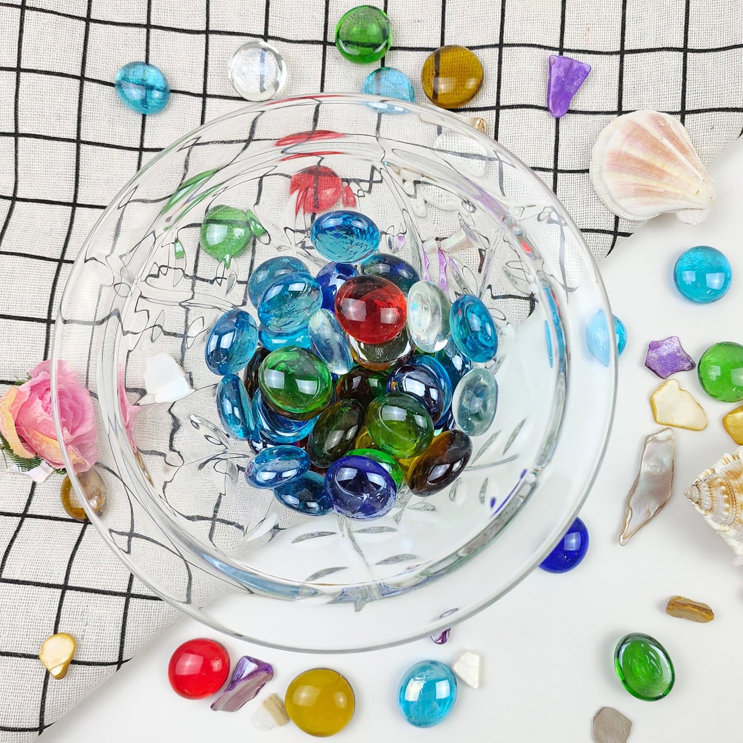 FANTIAN 1LB Flat Glass Pebbles for Vase, 100 Pcs Glass Gem Stones for Aquarium, Decorative Glass Rocks for Vase Filler Fish Tank Planter Crafts Birdbath and Valentines Day Decor