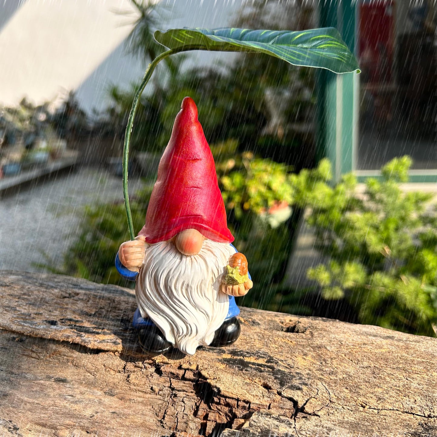 WSHMZYHOME Garden Gnome Statue Decoration with Leaf Umbrella, 6.5” Figurine Ornament for Indoor Outdoor Home Patio Yard Lawn, for Gnome Lovers & Garden Enthusiasts,Mom,Women
