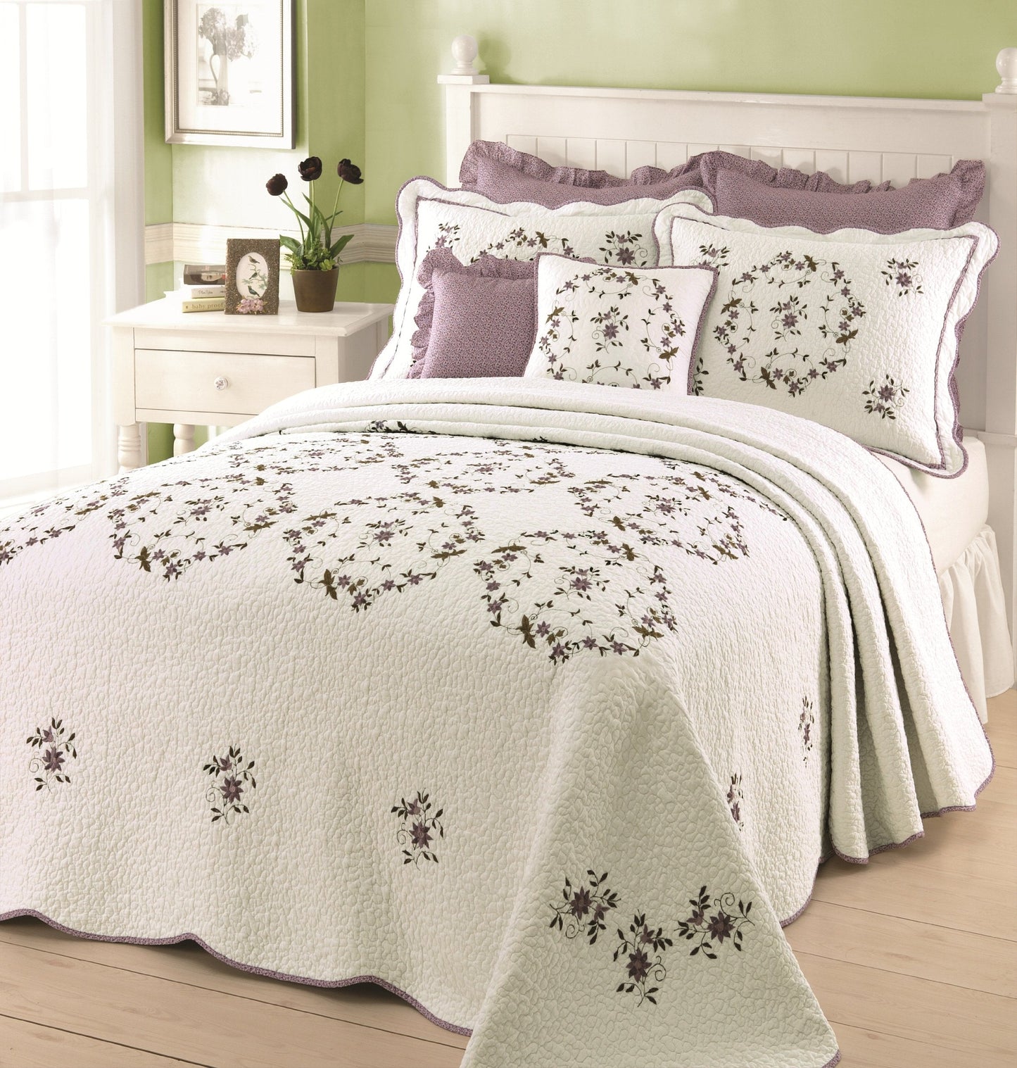 Gwen Embroidered Floral Quilted Bedspread, Lightweight Breathable All Seasons Bedding, King Size, White/Purple