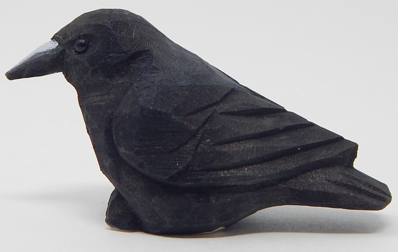 Selsela Hand-Carved Raven Figurine - Rave Black Bird Crow Figurine Statue Sculpture Art Miniature Wood Carving Decor Small Animal, Gothic Decor & Collectible Ornament. Nature-Inspired Gifts