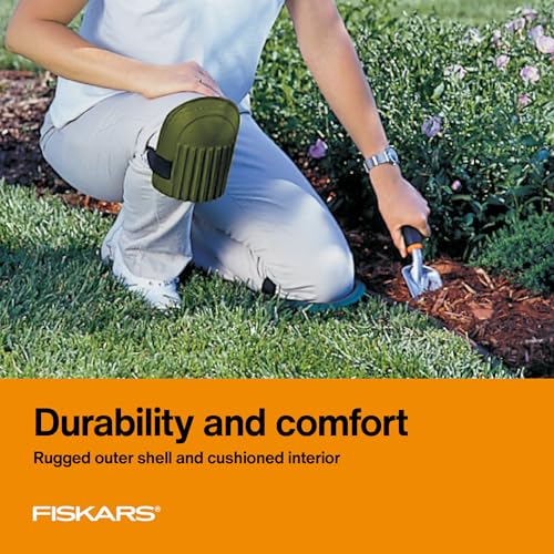 Fiskars Lightweight & Durable Knee Pads for Gardening and Housework - with Comfortable Padded Foam Cushioning