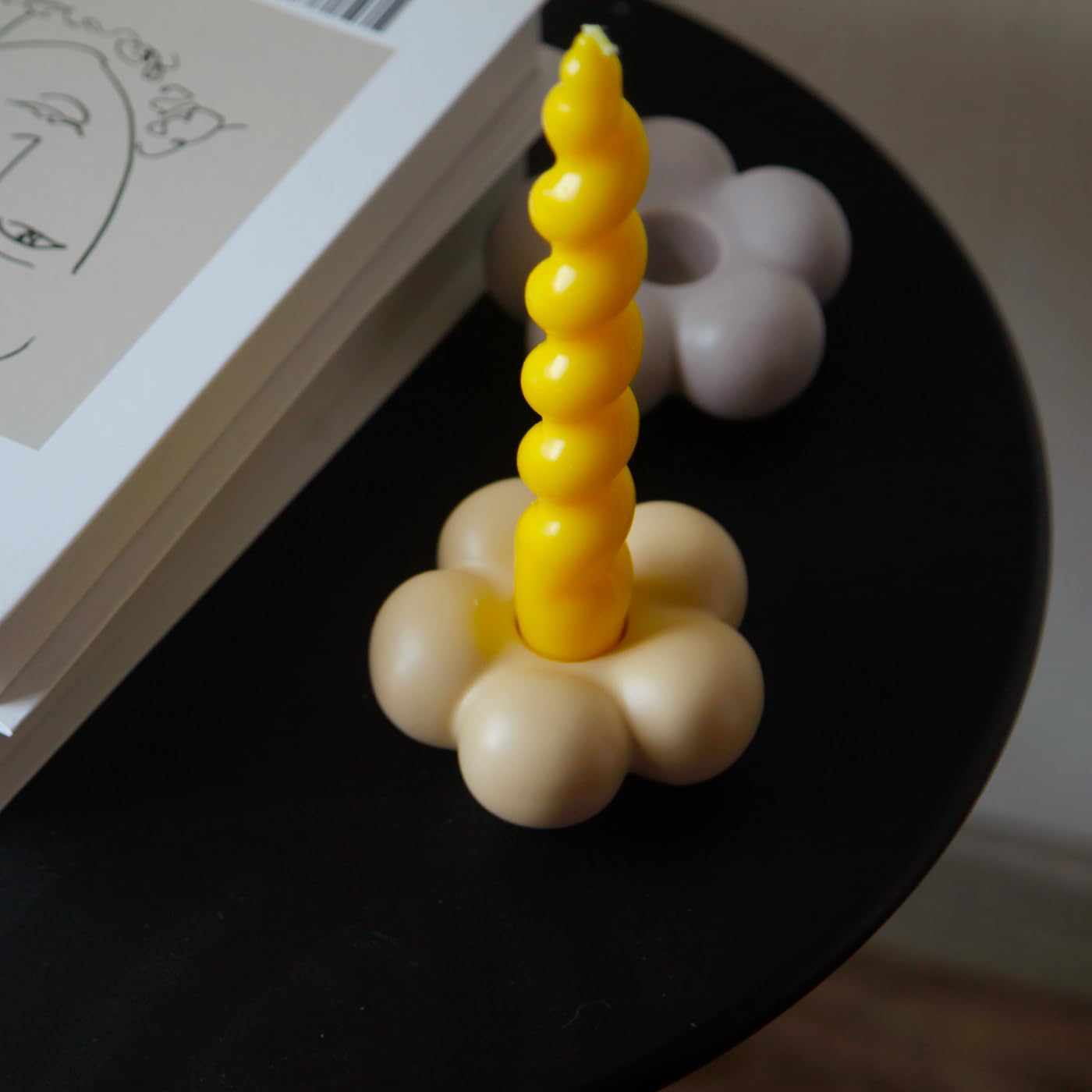 MDFAYE Cute Candle Holders, Ceramic Candlestick Holders for Table Centerpiece Flower Shape Home Decor Wedding Parties Living Room (Yellow)