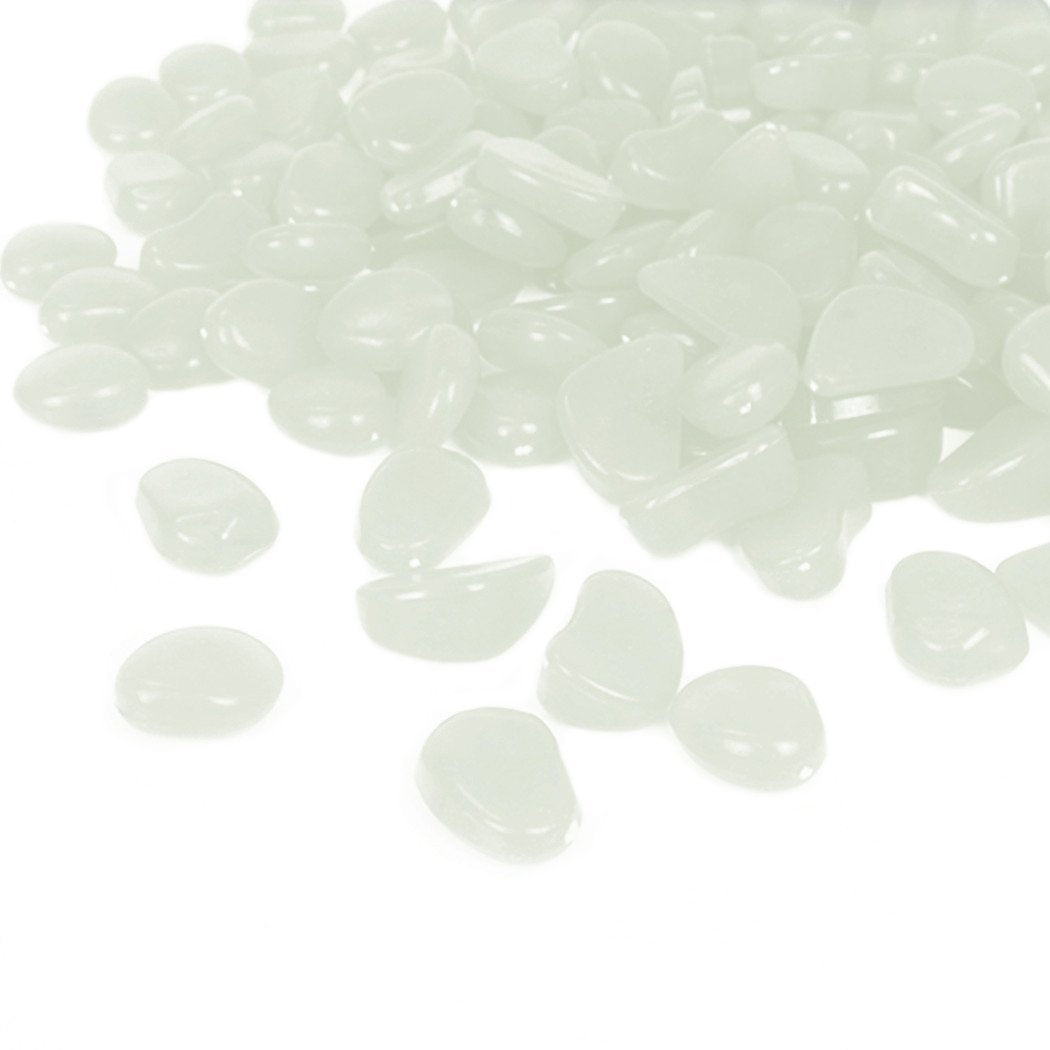 Ebliiny 2.4Lbs 550 Pcs Glow in The Dark Stones Garden Pebbles Rocks Indoor Outdoor Decor Luminous Stone for Walkways Driveway Yard Grass Fish Tank(White in Daytime, Blue in Night)