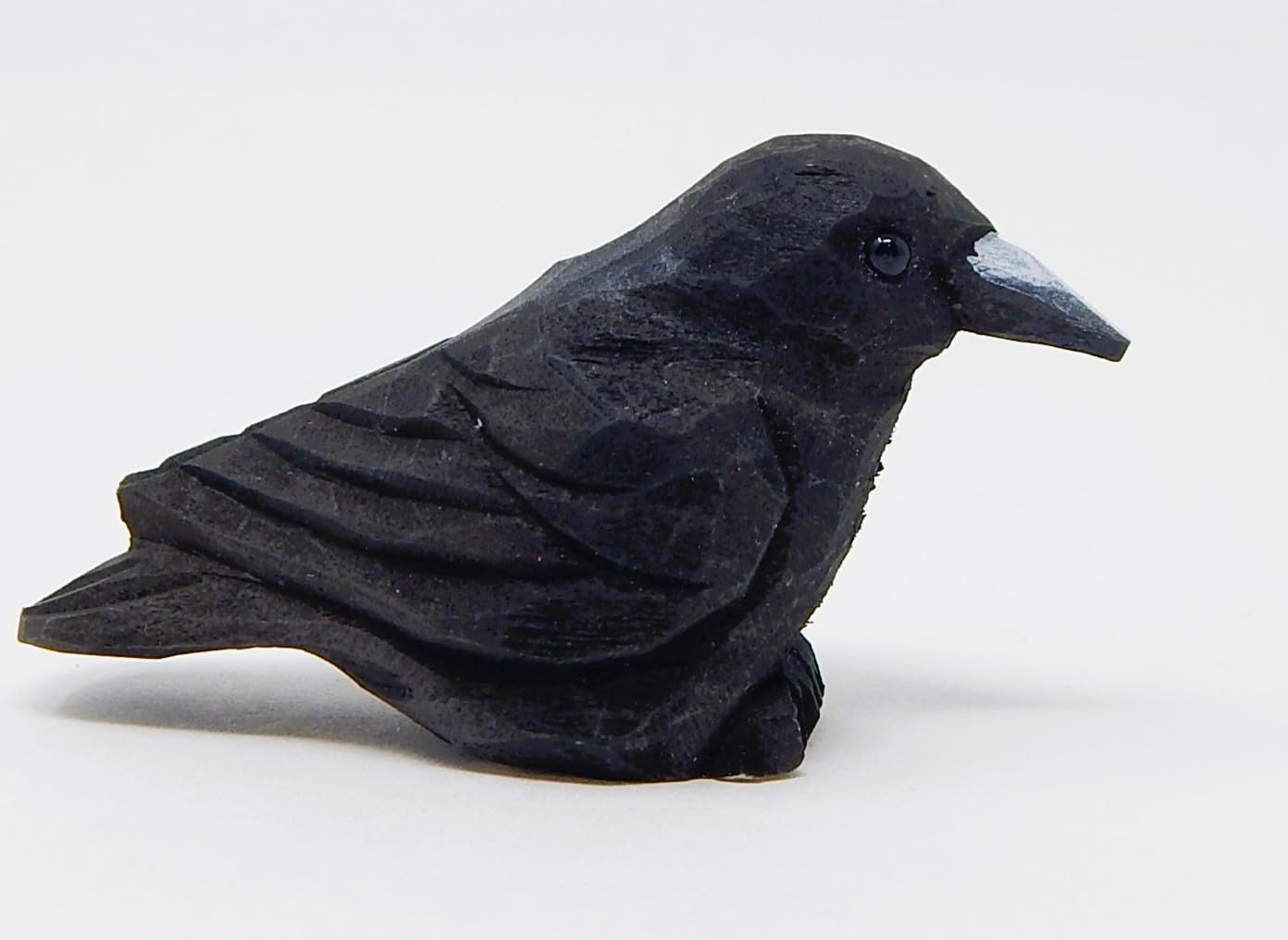Selsela Hand-Carved Raven Figurine - Rave Black Bird Crow Figurine Statue Sculpture Art Miniature Wood Carving Decor Small Animal, Gothic Decor & Collectible Ornament. Nature-Inspired Gifts