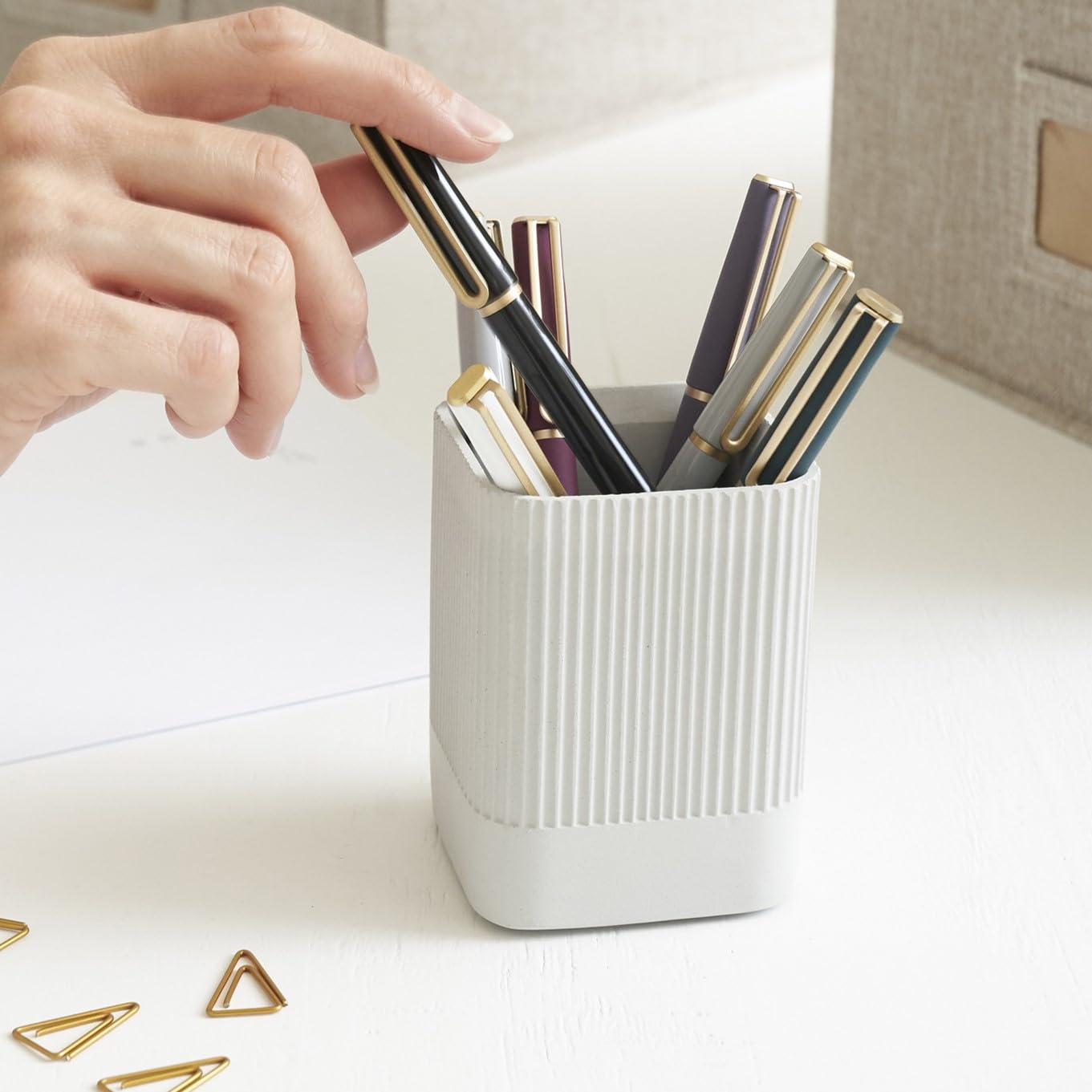 KIBAGA Aesthetic Pen Holder for Desk - Modern Concrete Pencil Holder - Cute and Functional Desk Organizer for Office Supplies - Stylish Office Decor Pen Cup