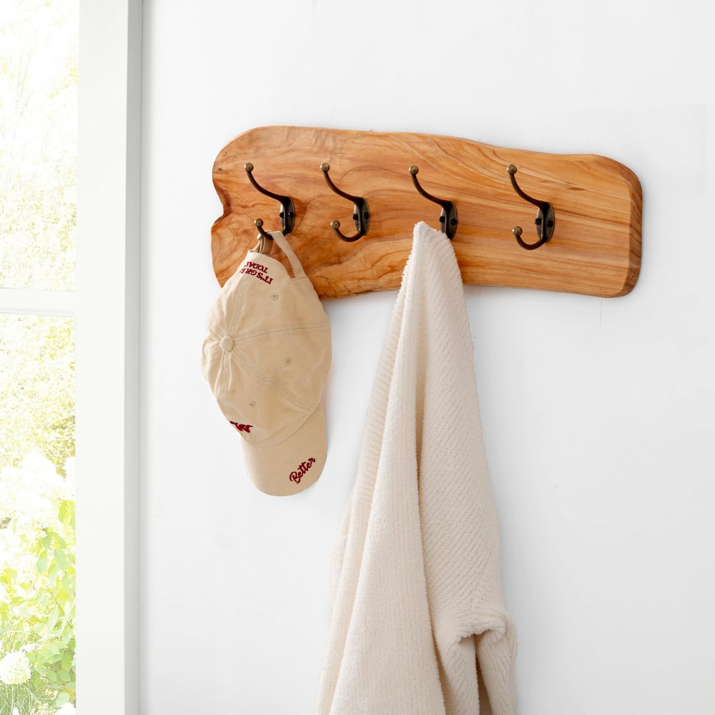 WELLAND Rustic Cedar Wooden Coat Rack with 4 Hooks, Heavy Duty Wood Decorative Wall Hooks for Hanging Coats, Key, Cap