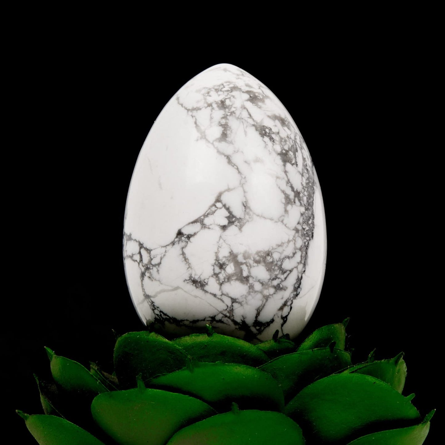 Justinstones Natural White Howlite Gemstone Egg Crystal Healing Chakra Meditation Home Office Decor Stone with Stone Stand