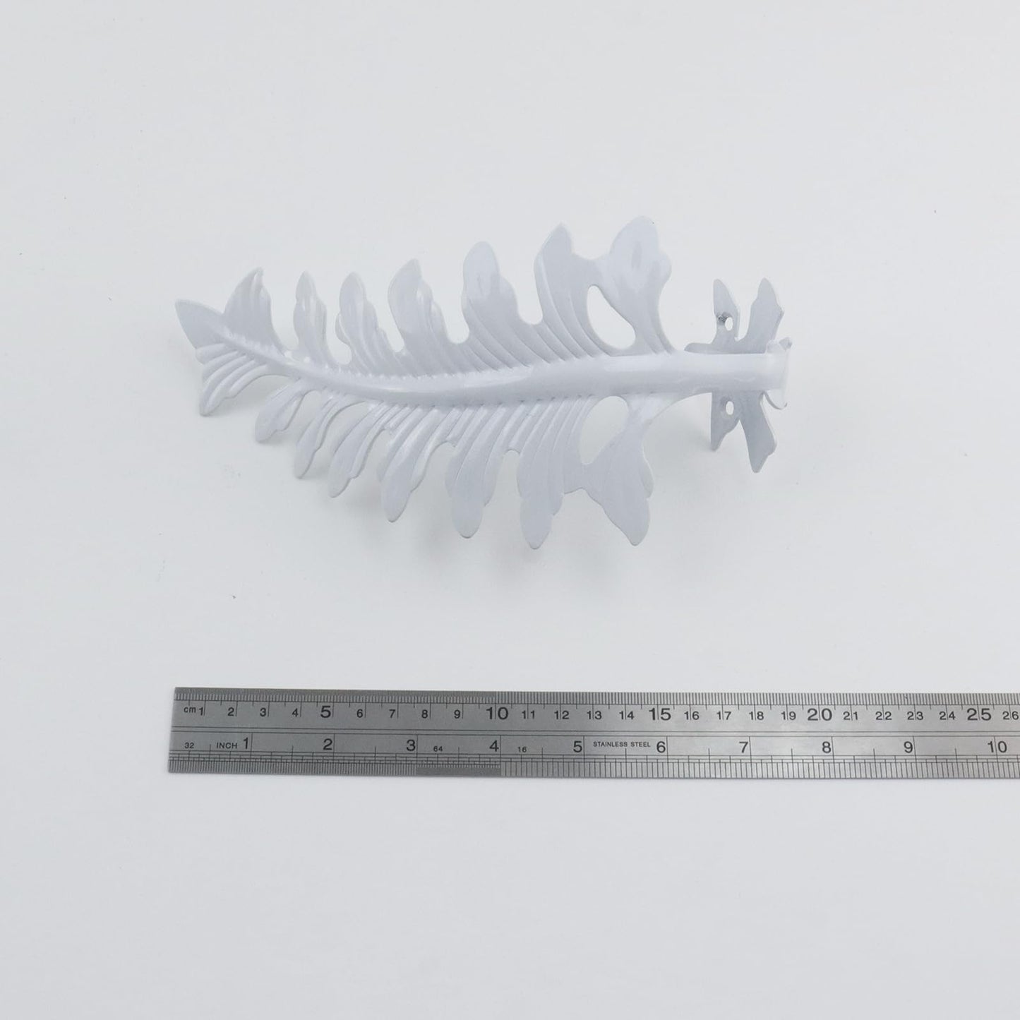 Bitray 2Pcs Leaf Curtain Tiebacks White Curtain Holdbacks Metal Curtain Holders for Wall - White