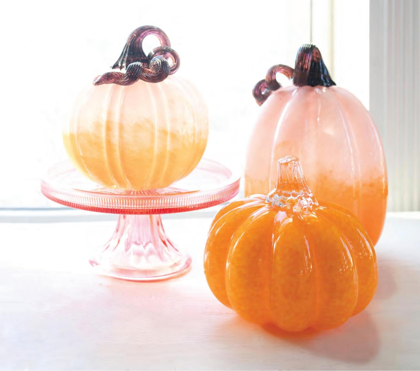 Boston International Vintage-Inspired Glass Cake Stand Round Pedestal for Desserts Cupcakes & Pie, 8.25" x 3.5", Pink Codi