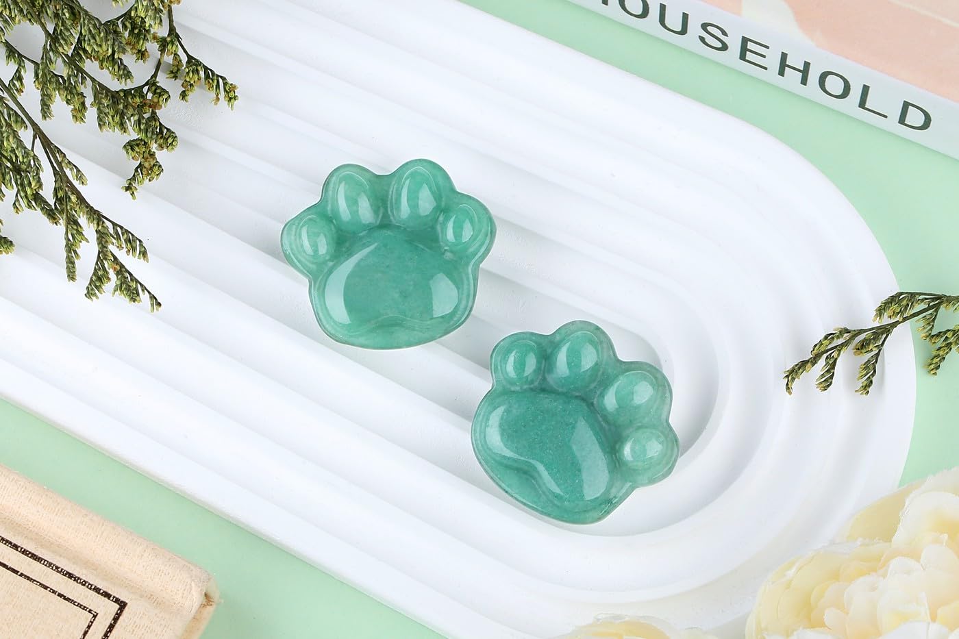 NUKAYAI Green Aventurine Cat Paw Crystal Statue Carved Figurines for Healing Crystals Lucky Kitten Trinkets Sculpture Decor Handcrafted Worry Stone Natural Spiritual Women Gifts for Cat Lovers