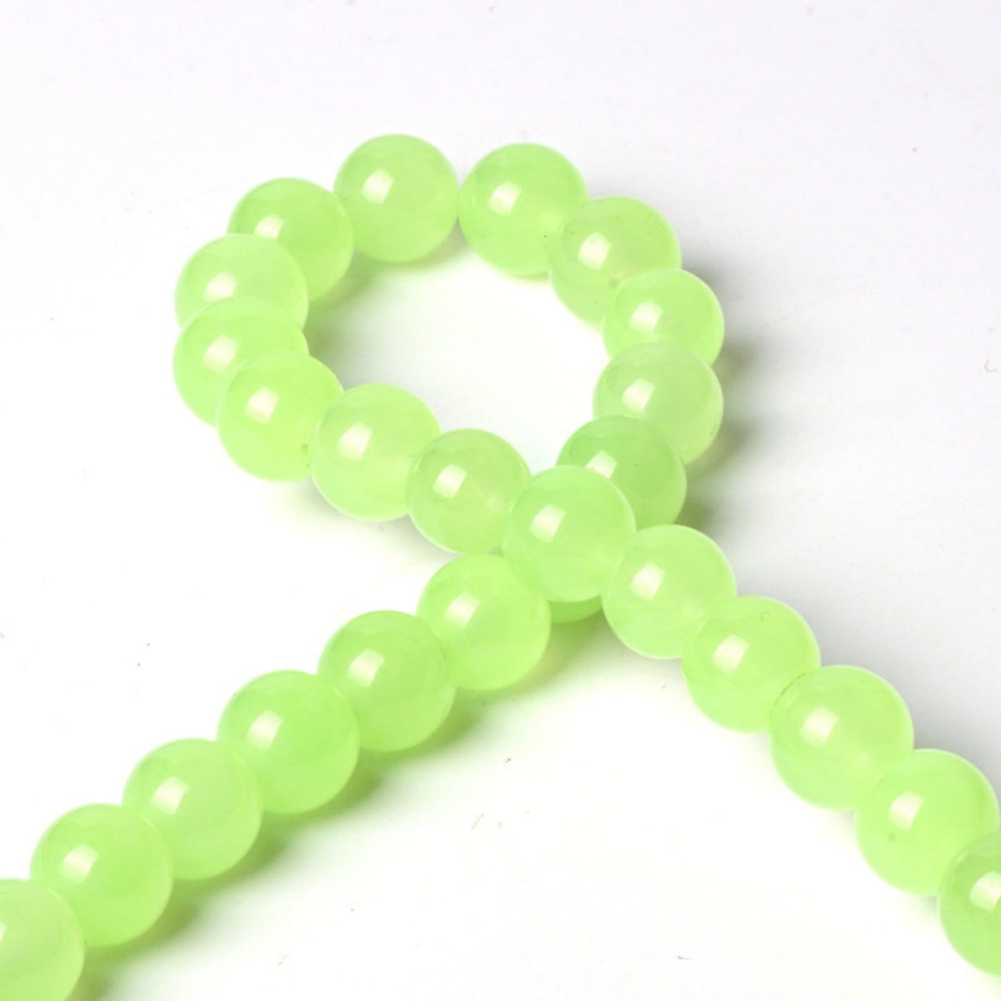 ACYUNLEI 100Pcs Natural Stone Beads 6mm Mint Green Jasper Round Loose Gemstone Energy Healing Beads Hole Size 1mm DIY Smooth Beads for Bracelet Necklace Earrings Jewelry Making
