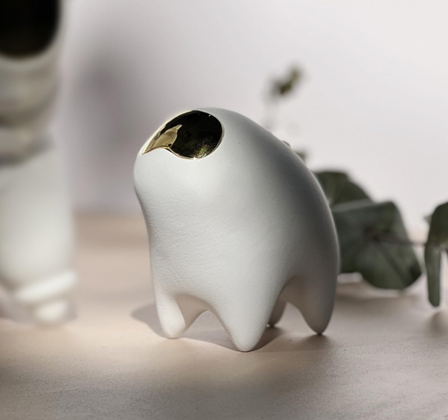 ZMLOOK Mini Space Spirit Statue | Charming Astronaut-Inspired Figurine (3.06" x 2.09" x 3.07") | Perfect Desk, Living Room & Bedroom Decor | Ideal Gift for Space Lovers & Fantasy Enthusiasts（White B）