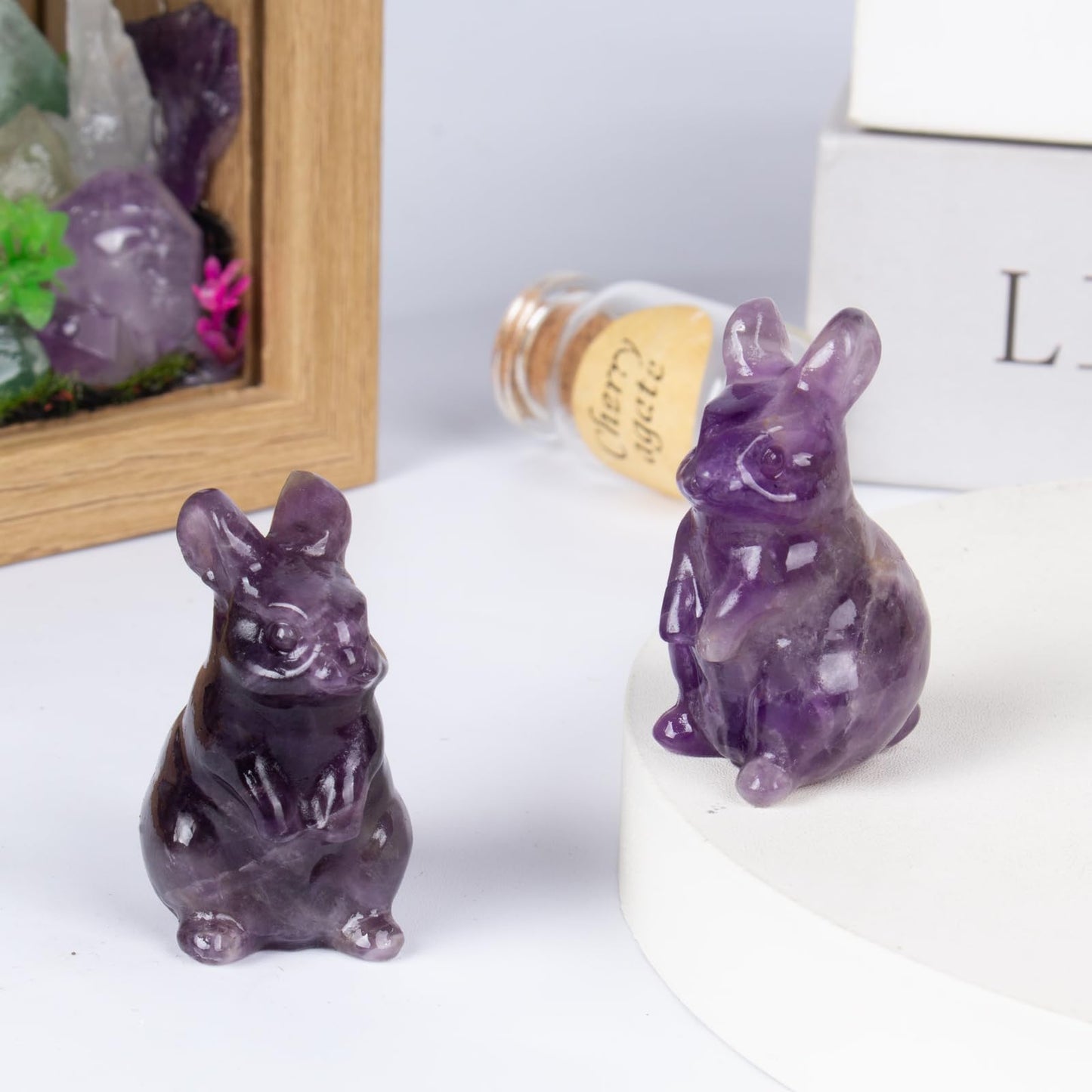 QLRSUXN Amethyst Bunny Figurine, Hand-Carved Rabbit Statue for Home Decor,1.6" Healing Crystal Desk Ornament, Easter Gift for Women Men, Lucky Feng Shui Charm for Office, Cute Animal Spirit Totem