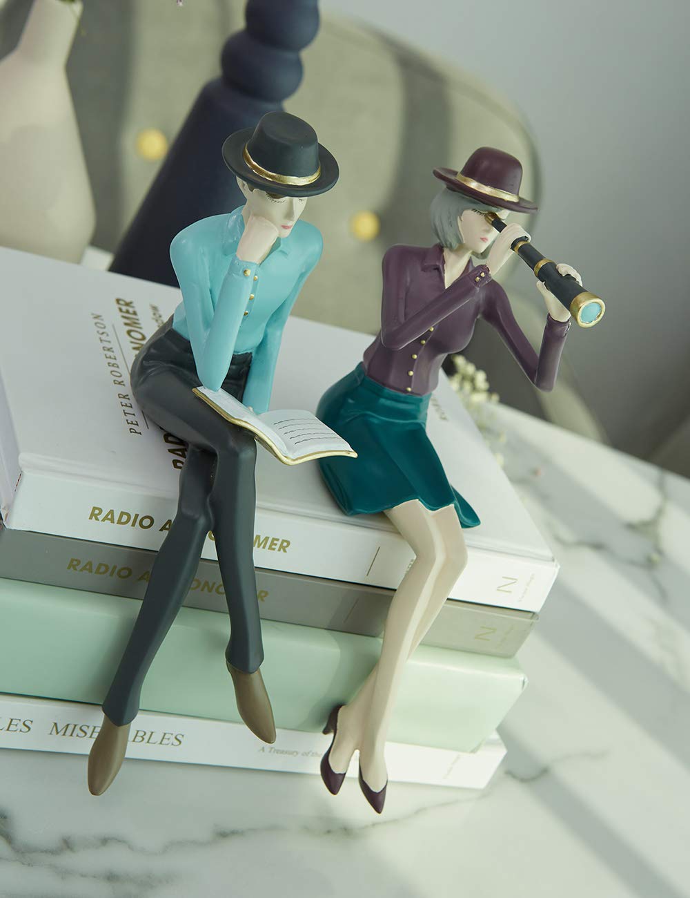 HAUCOZE Woman Figurine Statue Telescope Art Sculpture Modern Home Decor Gift for Living Room Bedroom Office Polyresin 9.1 Inch