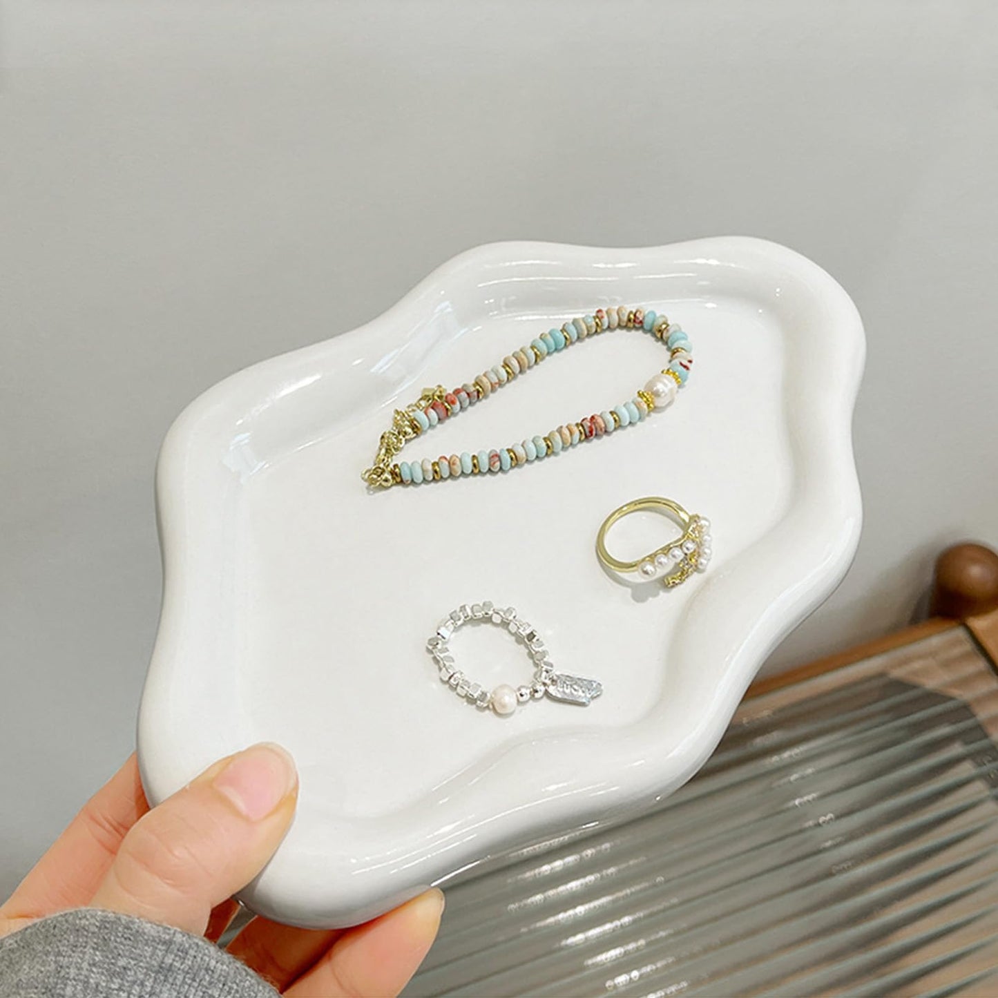 BROSEBEAQ Ceramic Jewelry Tray, Cute Cloud Tray, White Trinket Dish, Ring Holder for Vanity Bathroom Nightstand Decor, Small Ring Dish Birthday Gifts for Women, Jewlery Plate Bowl for Keys, Candles