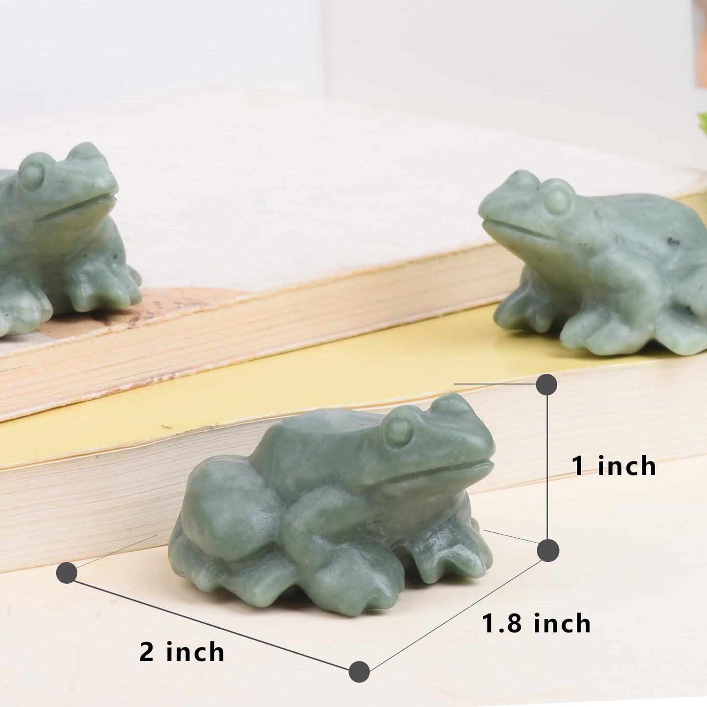 QLRSUXN 2 Inch Green Jade Frog Crystal Figurine，Frog Gifts Healing Crystal Decor，Frog Garden Statue Stone Energy Gemstones, in Bedroom Office Christmas Meditation Gifts Aquarium Decoration