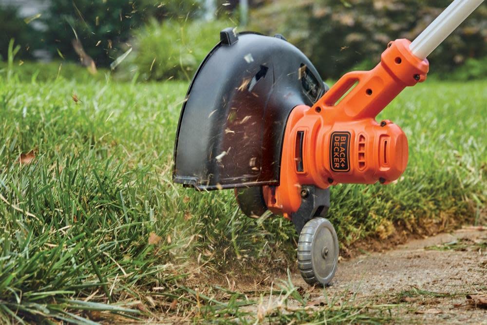 BLACK+DECKER String Trimmer Weed Eater, Corded Electric Weed Wacker, 6.5 AMP Motor, 14-inch Cutting Deck, 2 in 1 Trimmer and Edger, Lightweight and Powerful (BESTE620)