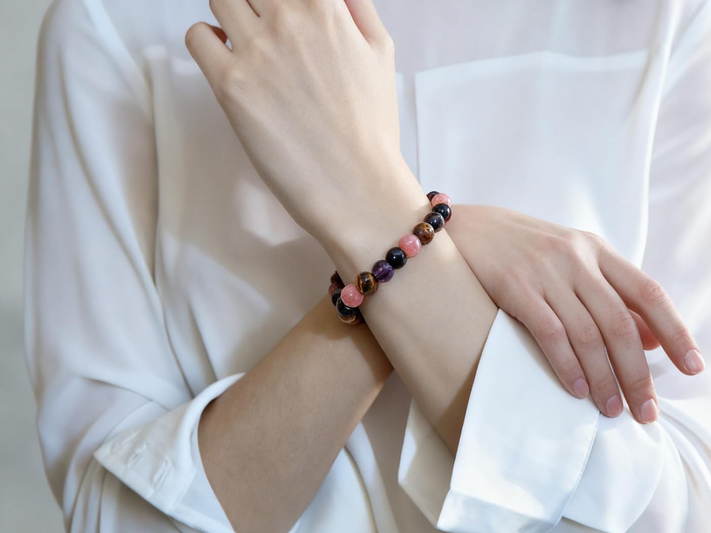 MAIBAOTA Travel Bracelet Gifts for Travel Lovers 8mm Black Tourmaline Tigers Eye Crystal Bracelet Travel Jewelry for Women