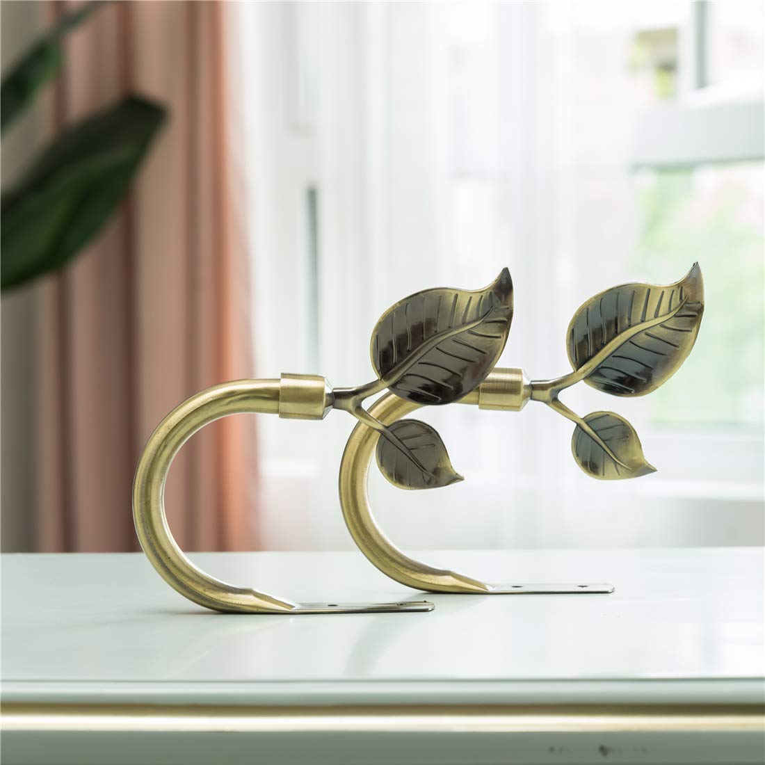HIKMLK Leaf Shaped Curtain Tieback Holdbacks 2pcs, Handmade Metal Curtain Side Holders for Wall, Curtain Hook Pull Backs for Drapes Window Decoration (Antique Brass)