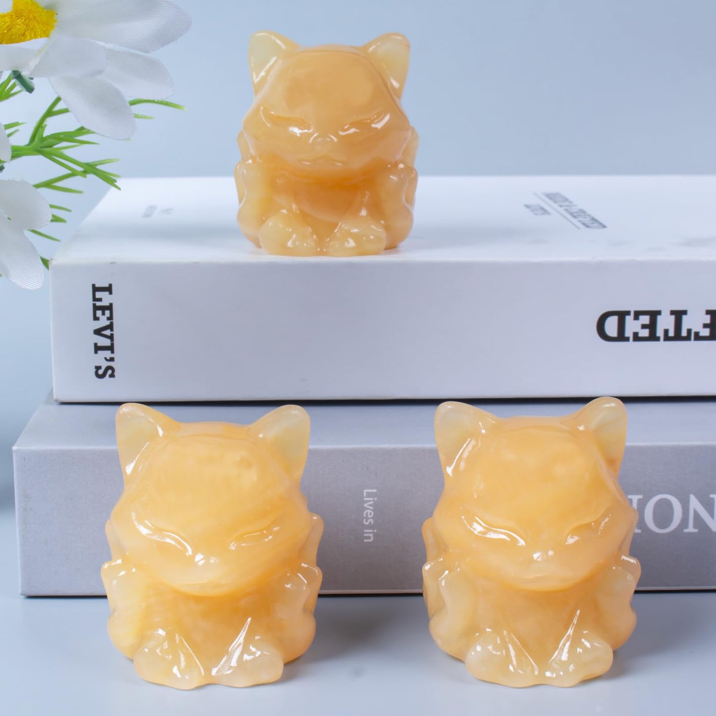 QLRSUXN Yellow Jade Nine Tailed Fox Decor,2 Inch Healing Crystals Fox Statue,Lucky Guardian Pocket Fox Figurines as Women’s Gifts,Fox Figurine for Office Home Decor and Ornament.