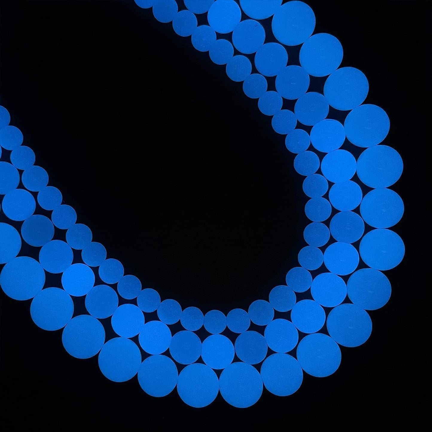 Yochus 60pcs Blue Luminous Beads，6mm Glow in The Dark Natural Stone Round Loose Beads for Jewelry Making Earring Necklace DIY Crafts