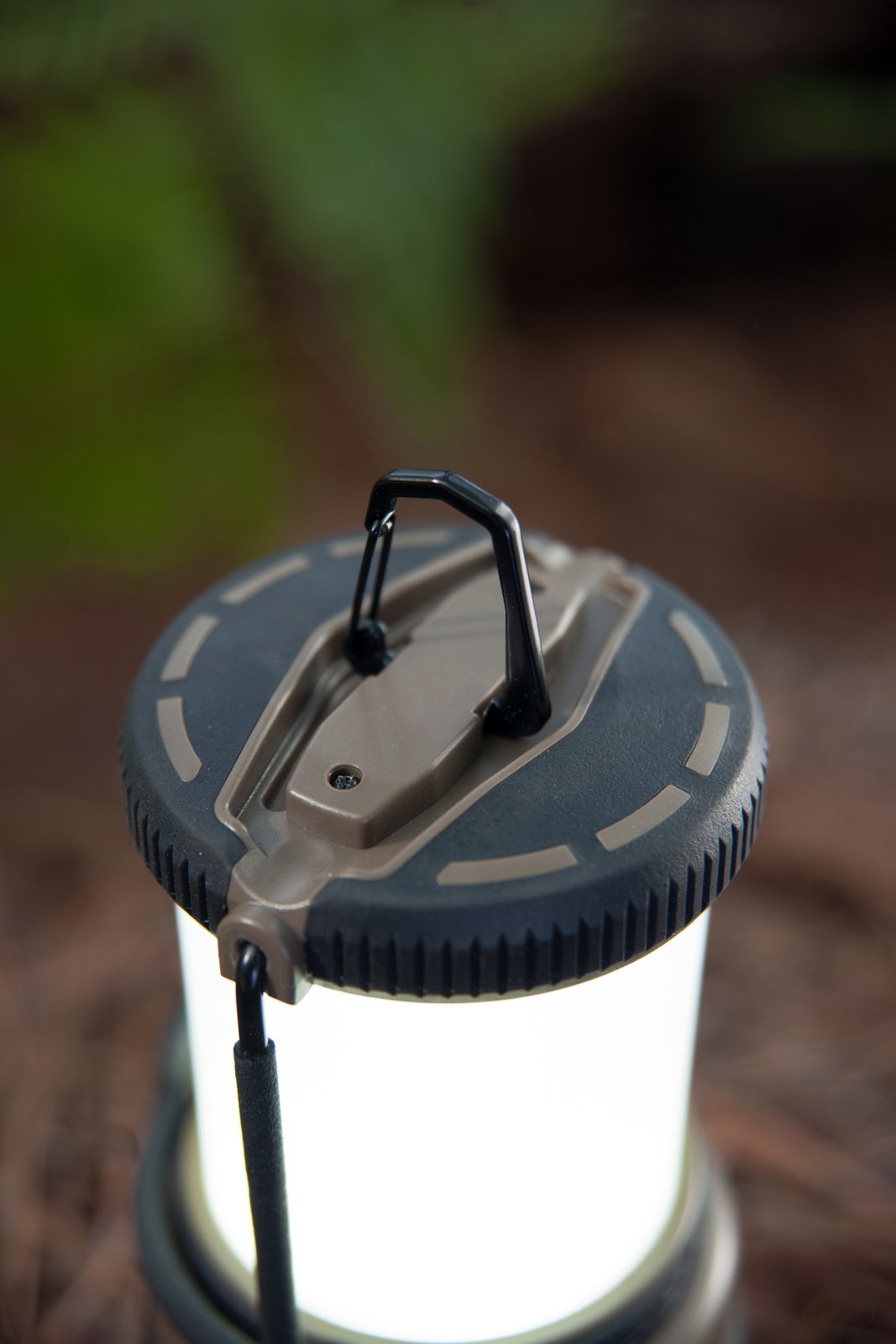 Streamlight 44931 Siege 540-Lumen Compact LED Camping Lantern with 360° Lighting for Power Outages, Hurricanes, and Emergencies, Coyote