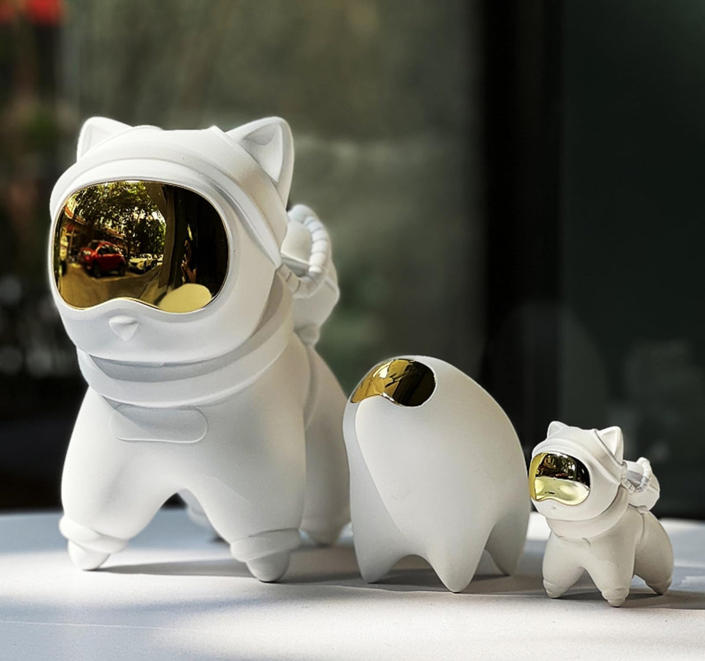 ZMLOOK Mini Space Spirit Statue | Charming Astronaut-Inspired Figurine (3.06" x 2.09" x 3.07") | Perfect Desk, Living Room & Bedroom Decor | Ideal Gift for Space Lovers & Fantasy Enthusiasts（White B）