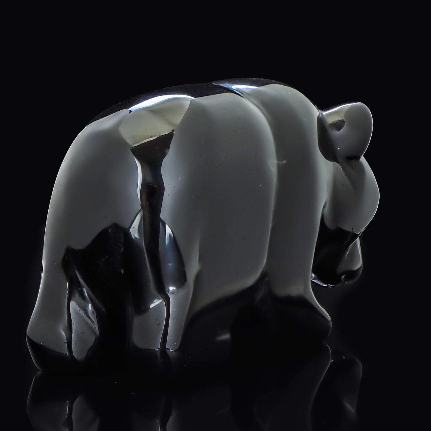 Hxswkk 3" Black Banded Carnelian Crystal Bear Figurine Gifts for Hand Carved, Gemstone for Office Bear Statues Home Decor