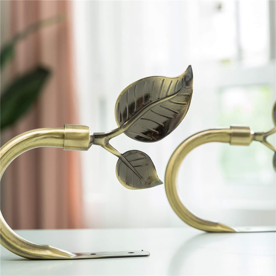 HIKMLK Leaf Shaped Curtain Tieback Holdbacks 2pcs, Handmade Metal Curtain Side Holders for Wall, Curtain Hook Pull Backs for Drapes Window Decoration (Antique Brass)