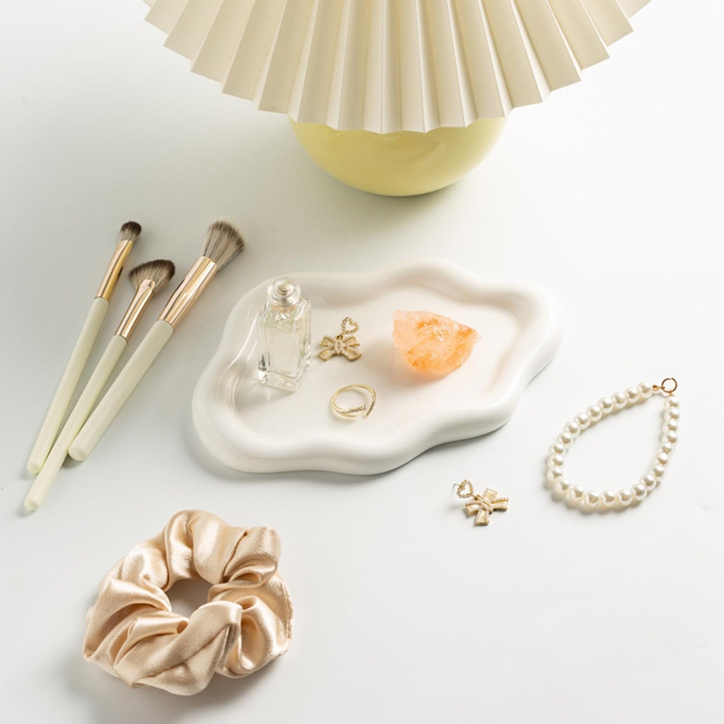 BROSEBEAQ Ceramic Jewelry Tray, Cute Cloud Tray, White Trinket Dish, Ring Holder for Vanity Bathroom Nightstand Decor, Small Ring Dish Birthday Gifts for Women, Jewlery Plate Bowl for Keys, Candles