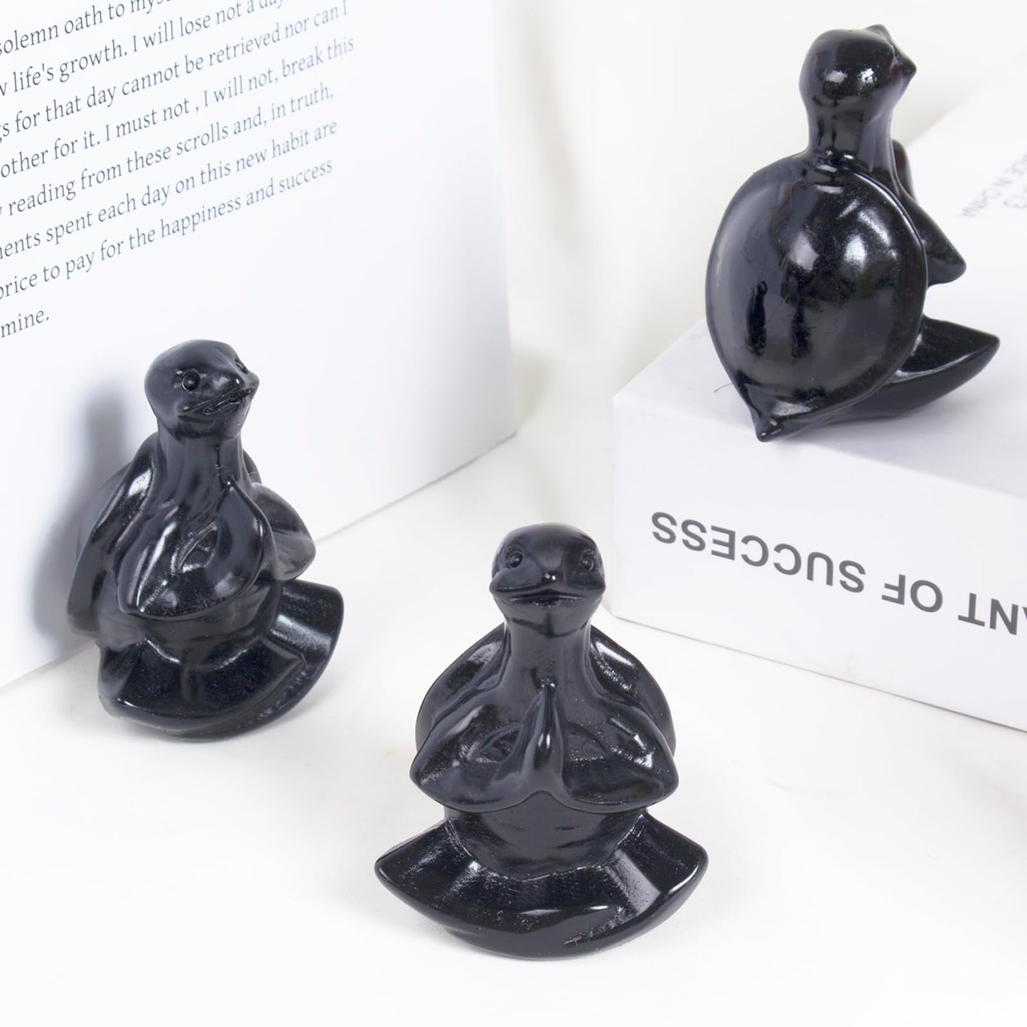 QLRSUXN Obsidian Sea Turtle Meditation Crystal Yoga Sculpture,Hand Carved Healing Figurine Spiritual Decor Chakra Balancing Gift,Zen Statue for Home Office Decorations