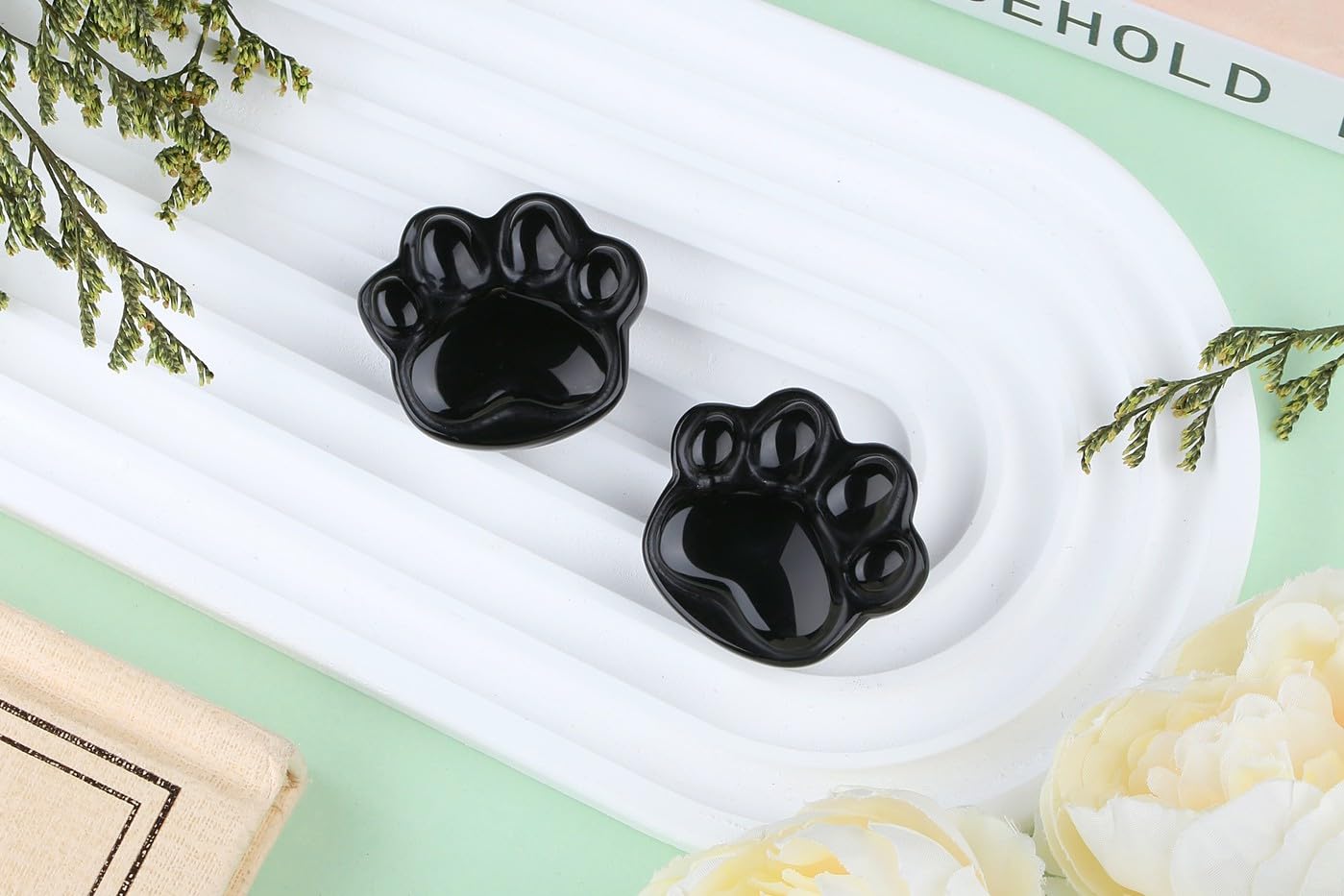 NUKAYAI Black Obsidian Cat Paw Statue Carved Figurines Sculpture Decor Worry Stone for Anxiety Handcrafted Natural Crystals and Healing Stones Cute for Cat Lovers Women