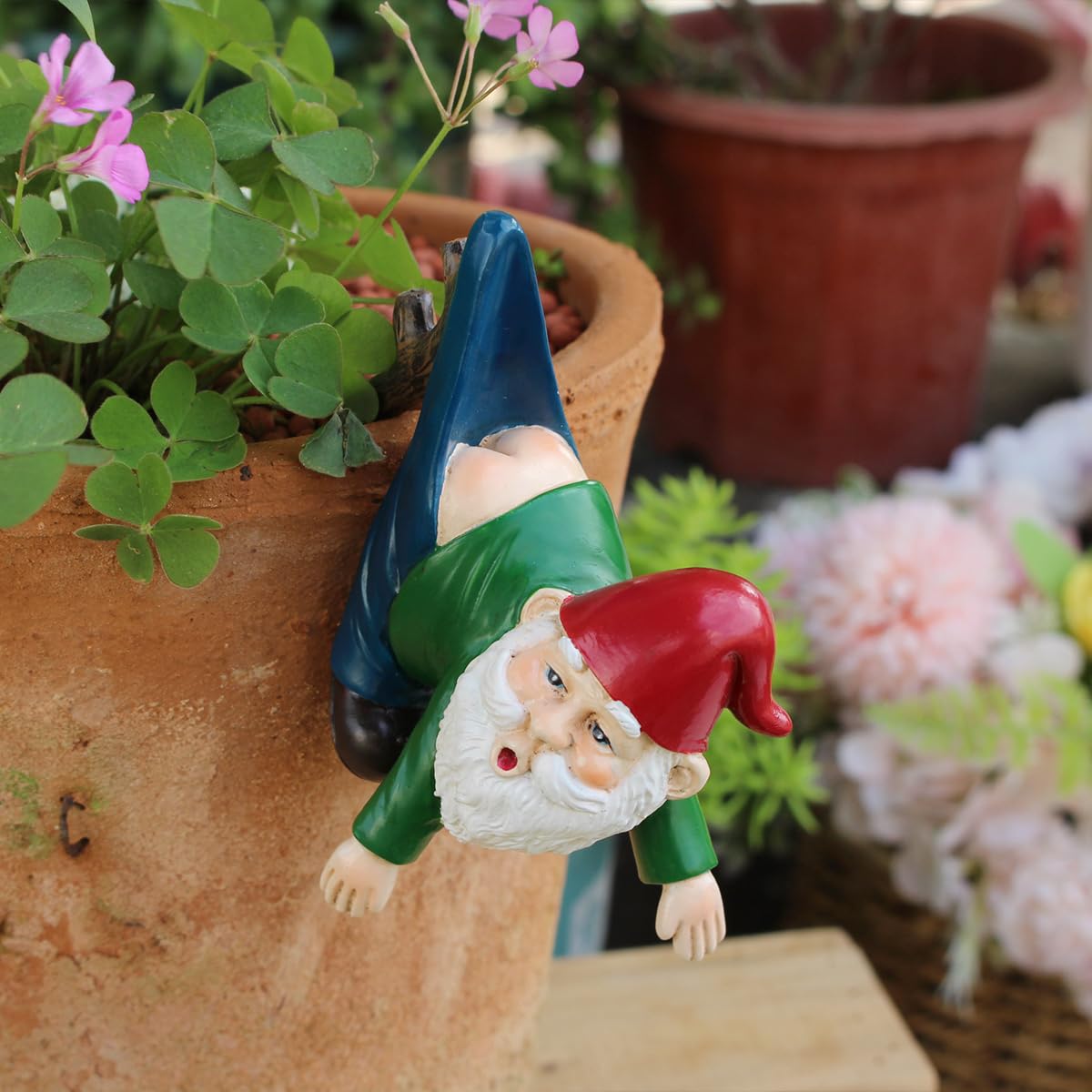 JARPSIRY Funny Garden Gnome Statue Flower Pot Hugger, Pants Hanging on Branch Gnome Figurine Resin Sculpture Outdoor Decor Patio Lawn Yard Fence Plant Pot Ornaments