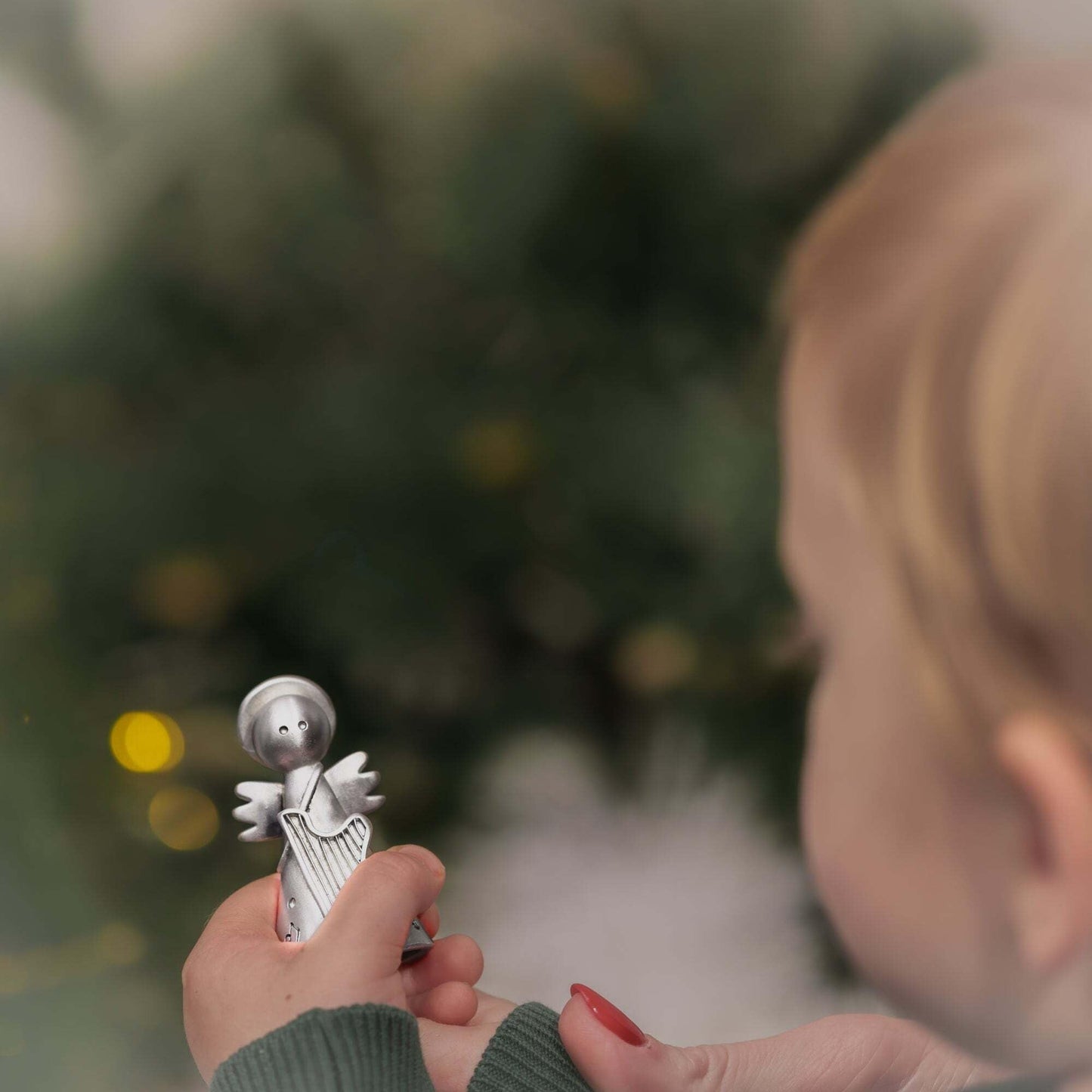 LISA LEONARD DESIGNS Pewter Angel with Harp Nativity Figurine Handmade Festive Miniature Ornaments Holiday Home Décor Christian Collectible Decoration Spiritual Christmas Scene Display Accent