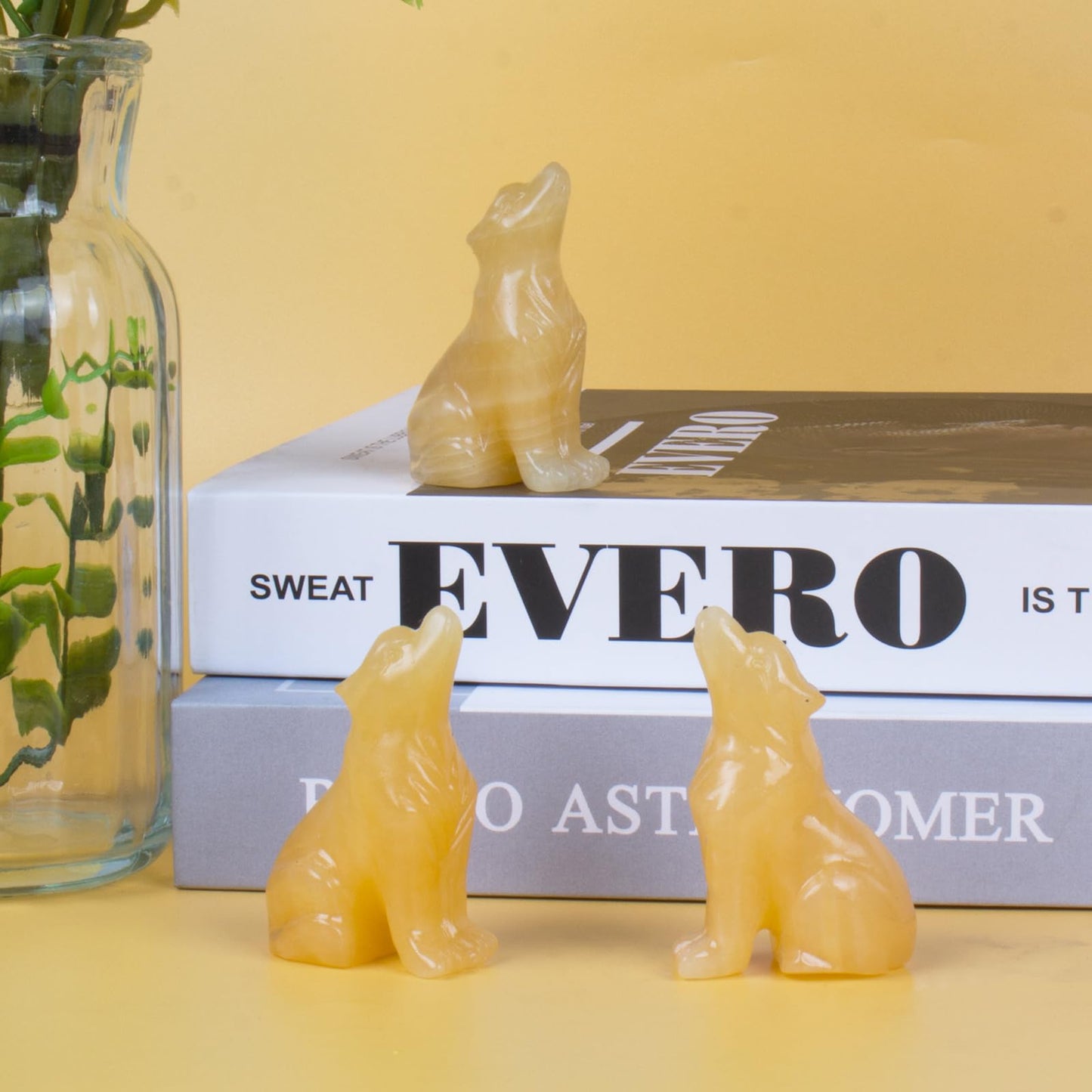 Ytbeoxk 2.1 Inch Yellow Jade Wolf Crystal Statue Gifts Healing Crystal Decor，Wolf Totem Figurines Stone Energy Gemstones, in Bedroom Office Christmas Meditation Gifts for Men Gril Women