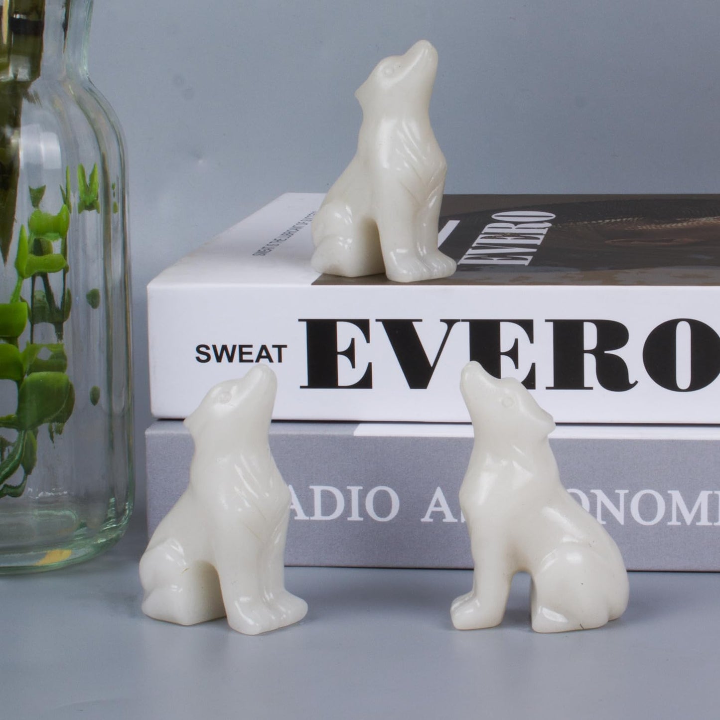 Ytbeoxk 2 Inch White Jade Wolf Crystal Statue Wolf Decor Healing Crystal Wolf Figurines Hand Carved Stone Energy Gemstones for Luck Statue in Home and Office Meditation