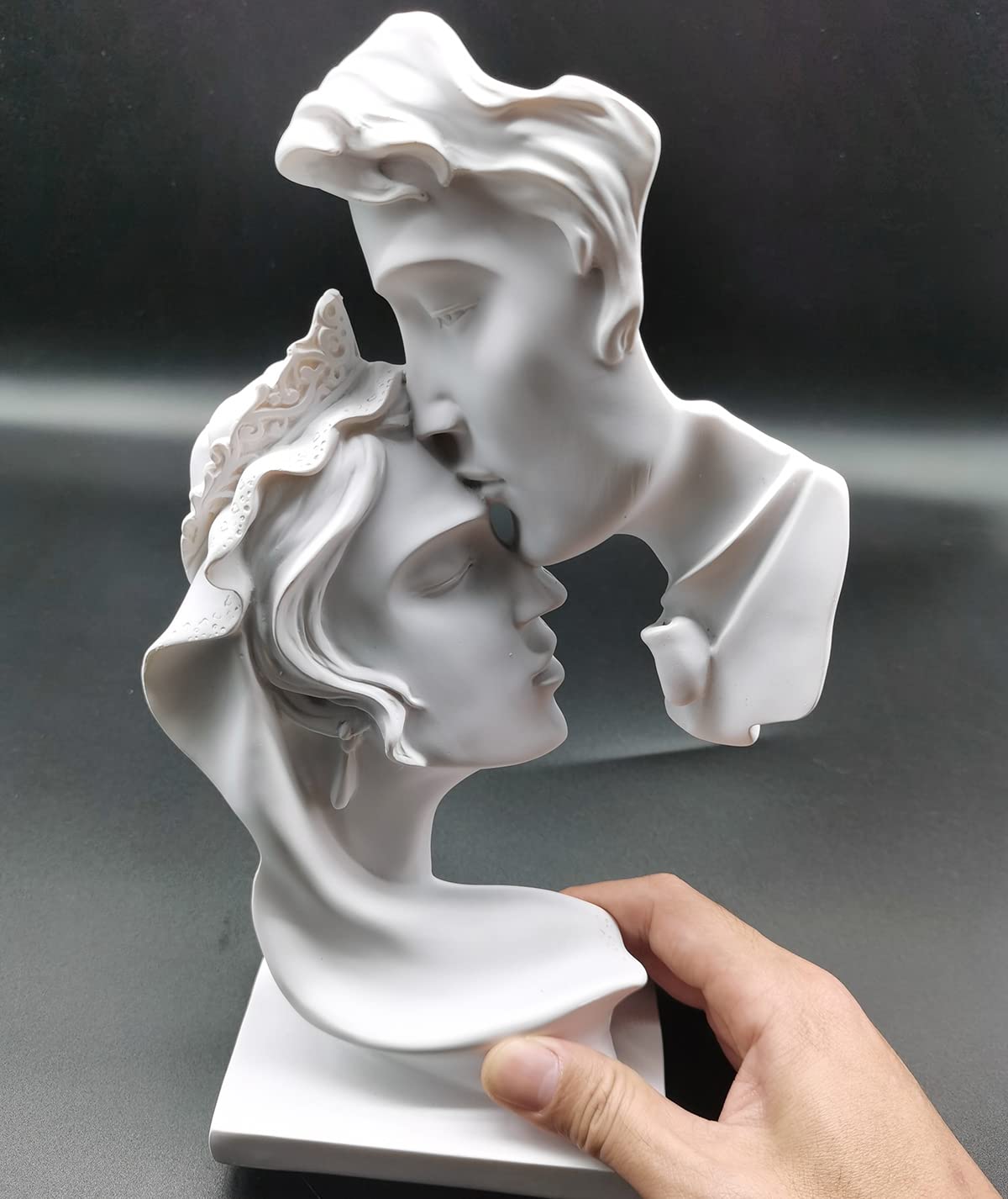 Yahu Lando Kiss Statues,Resin Statue Ornaments, Abstract Style Sculptures, Valentine's Day, Living Room Dining Desk Decorations,Bookshelf Decorative Objects,Modern Home Decor(White)