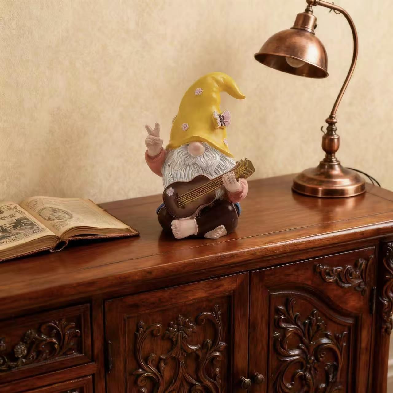 Garden Hippie Gnome Decor Statue,Funny Garden Gnomes with Peace Sign Decor Outdoor ，for House,Lawn,Patio and Porch, Gifts for Friend,Family. (Yellow)