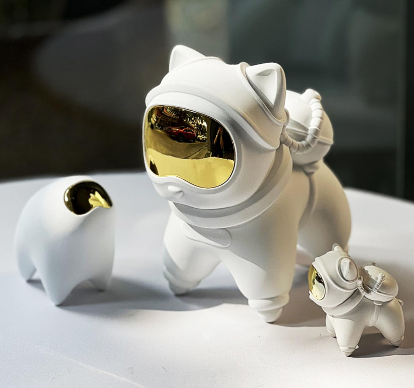 ZMLOOK Mini Space Spirit Statue | Charming Astronaut-Inspired Figurine (3.06" x 2.09" x 3.07") | Perfect Desk, Living Room & Bedroom Decor | Ideal Gift for Space Lovers & Fantasy Enthusiasts（White B）