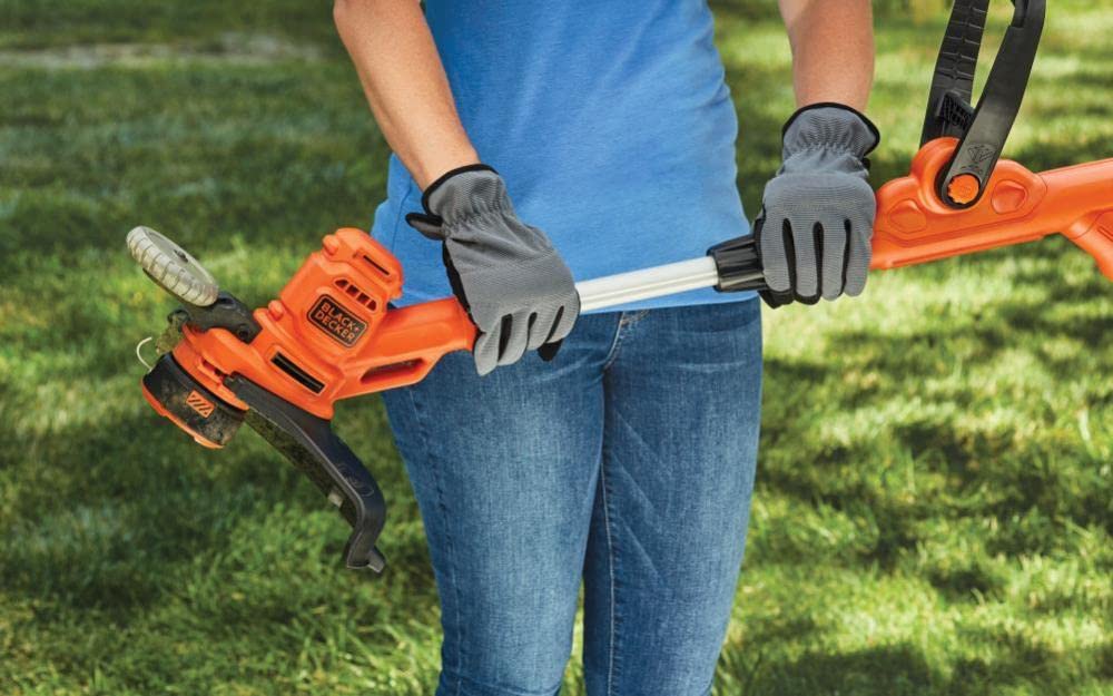 BLACK+DECKER String Trimmer Weed Eater, Corded Electric Weed Wacker, 6.5 AMP Motor, 14-inch Cutting Deck, 2 in 1 Trimmer and Edger, Lightweight and Powerful (BESTE620)