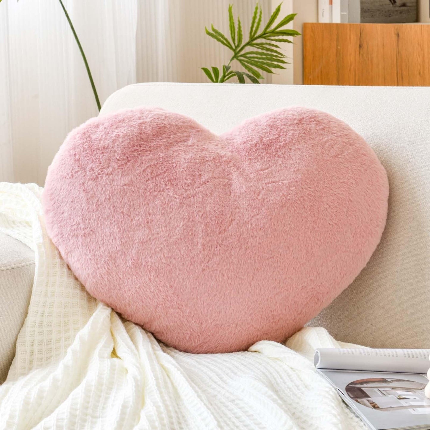 XVTRU Dusty Pink Heart Pillows, Cute Heart Decorative Pillow, Heart Shaped Throw Pillows for Bed, Faux Rabbit Fur Plush Hoom Decor Pillow Cushion for Chair Sofa Living Room (Mini 12.9" x 9.8")